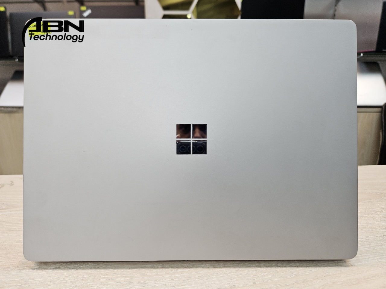 Microsoft Surface laptop 3. Core i7, 10th Gen. 16GB RAM, 256GB SSD. 13.5" 2k touch Display.