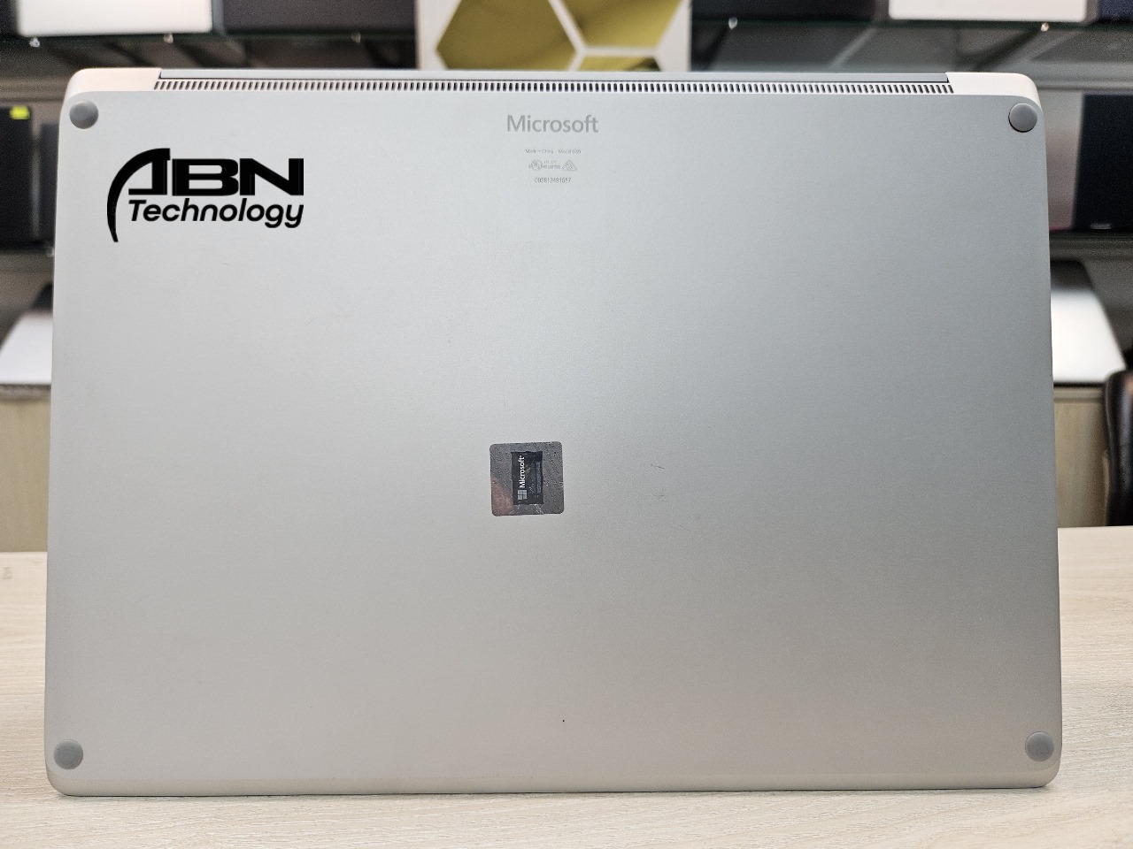 Microsoft Surface laptop 3. Core i7, 10th Gen. 16GB RAM, 256GB SSD. 13.5" 2k touch Display._img_5