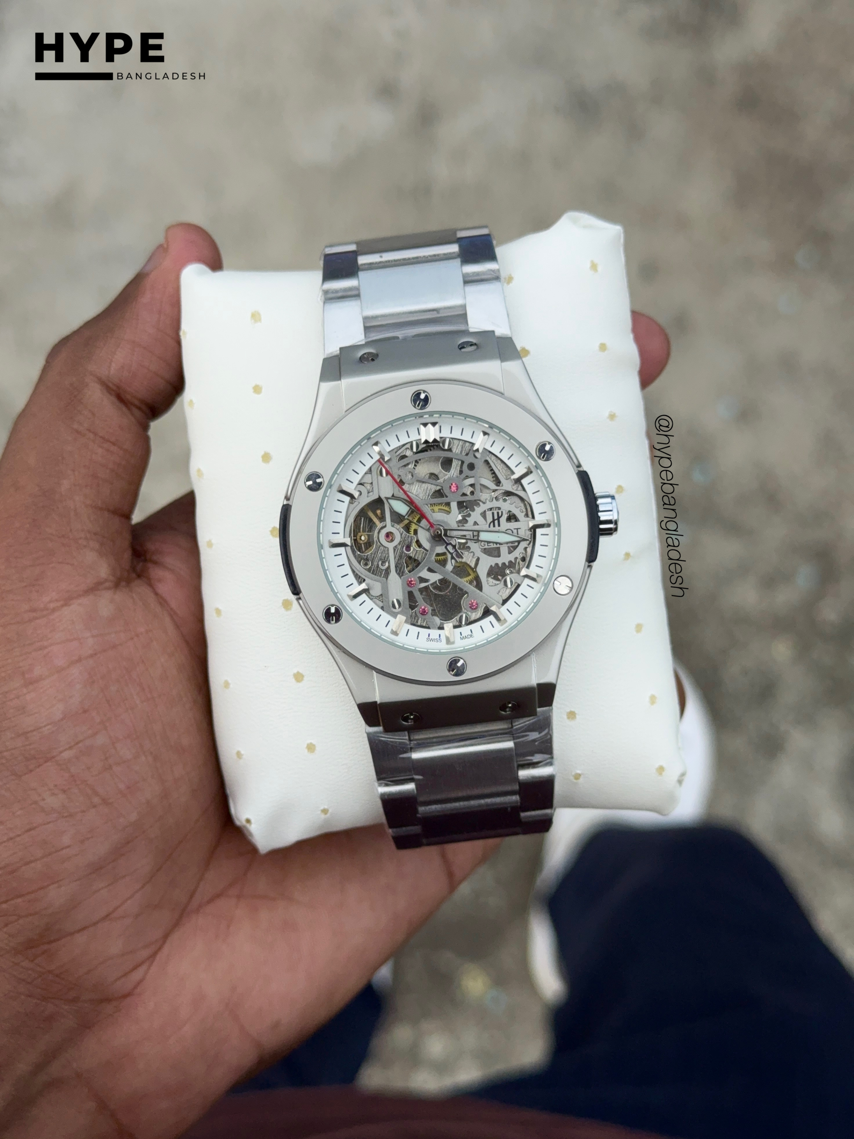 Hublot Skeleton Dial Automatic Watch (Chain)_img_9