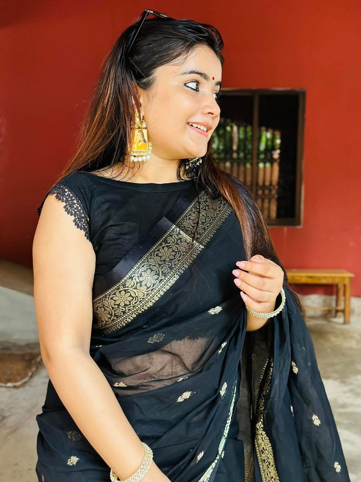 Handloom black golden par saree_img_4
