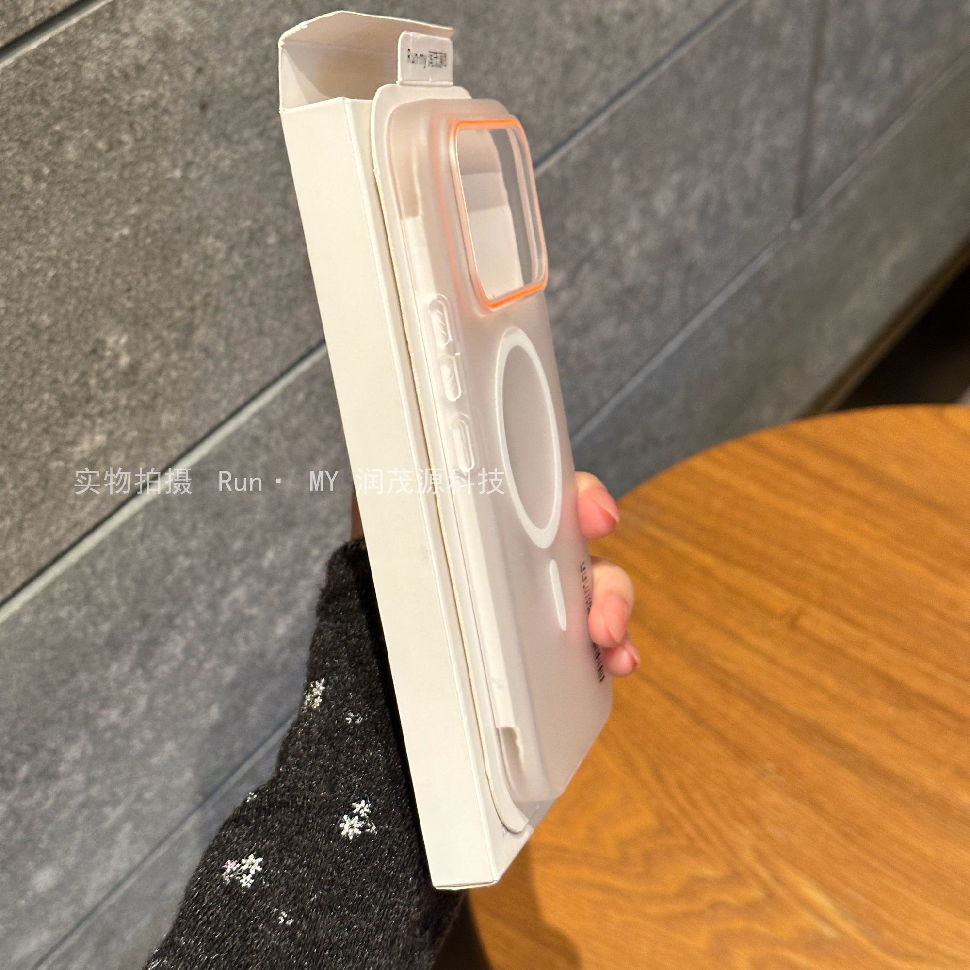 Redmi K90 Premium Magnetic Magsafe Hard Cover_img_5