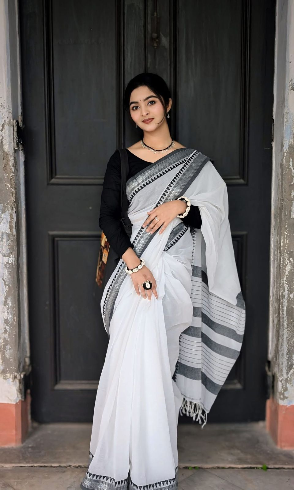 Handloom white black par Anarakali