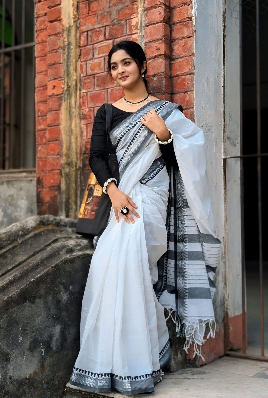 Handloom white black par Anarakali_img_5