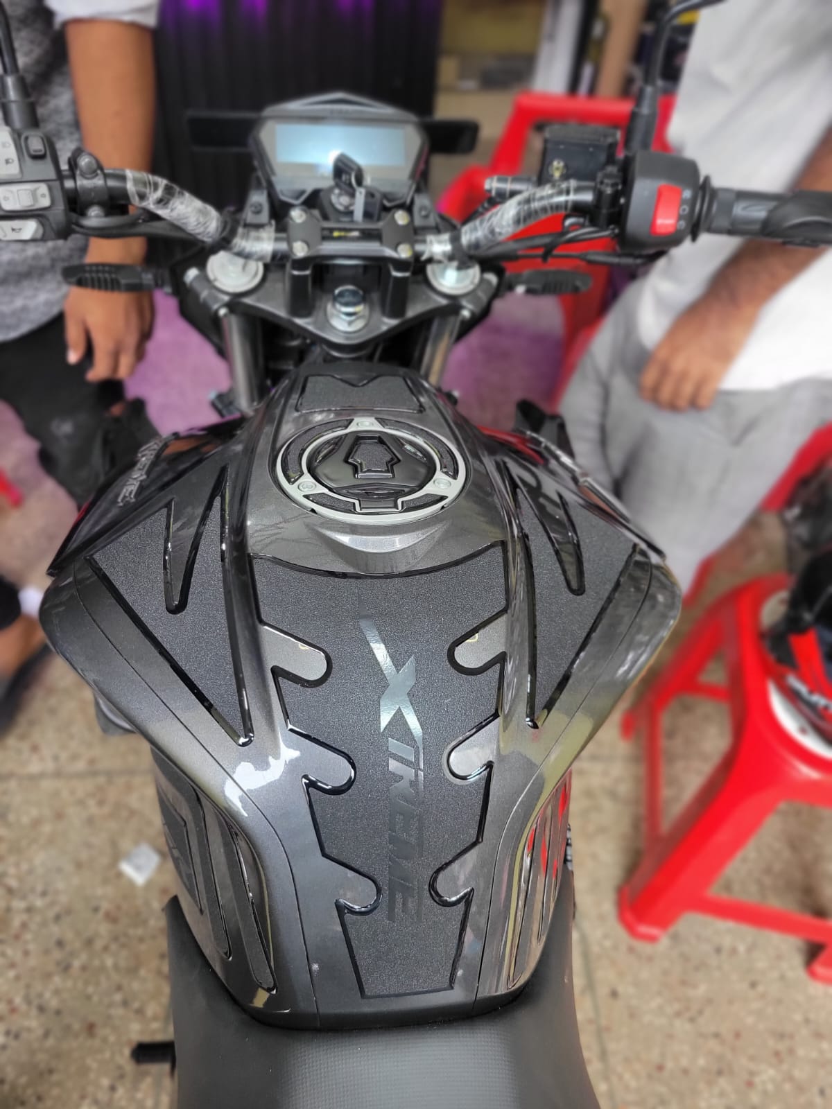 Hero Xtreme 125r Black, Blue, Red ( Premium Tank Pad 038)_img_3