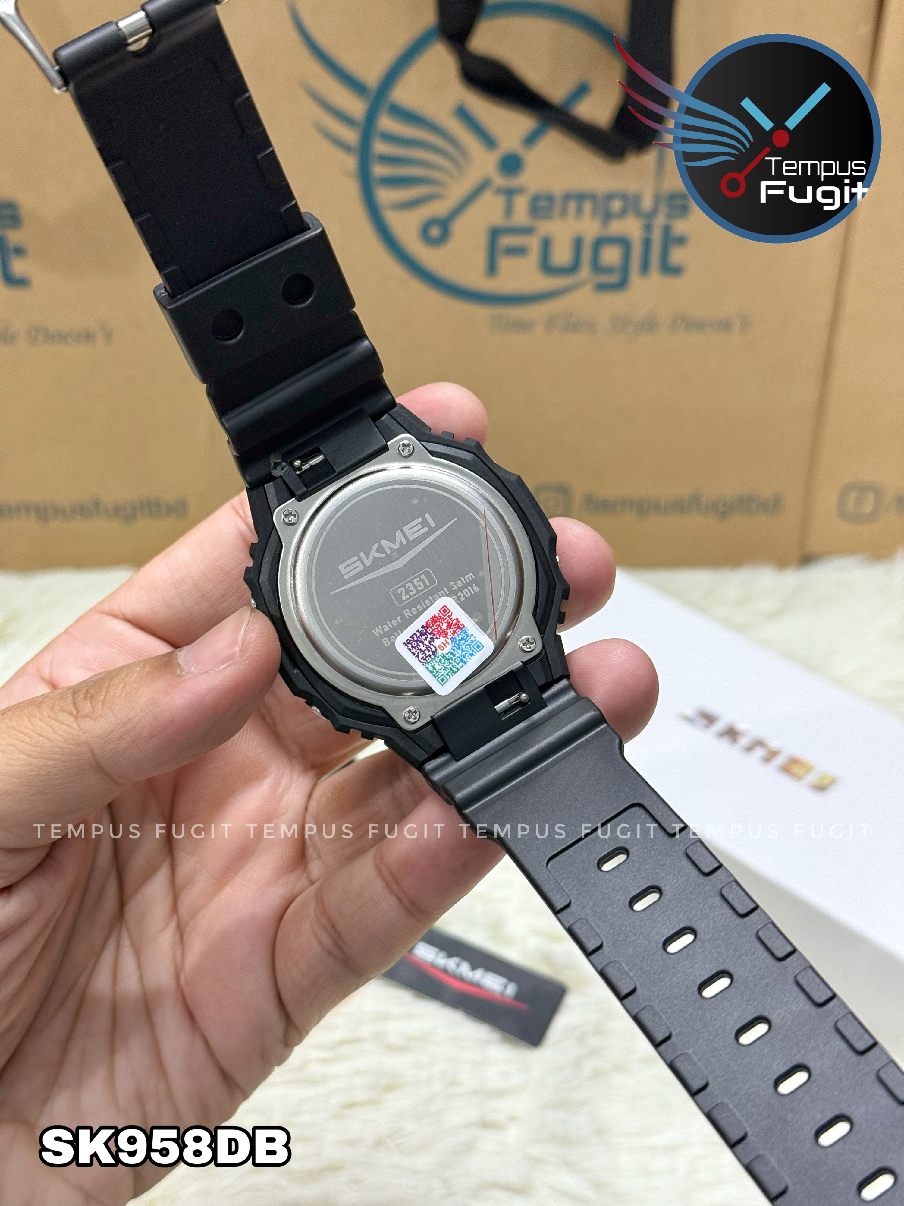 SKMEI 2351 Analogue+Digital Silicone Strap Sports Watch- Black Dial with Golden Markings- Black Bezel- Black Strap- TF Code SK958DB_img_17