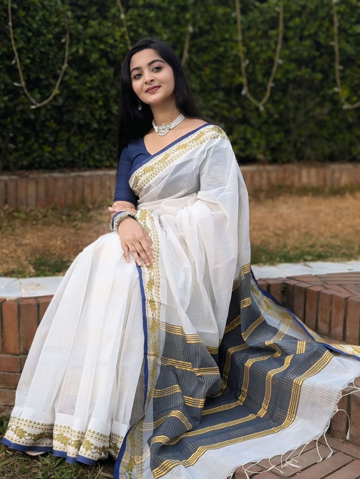 Handloom white golden par saree