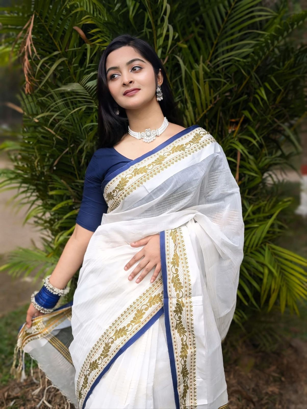 Handloom white golden par saree_img_3