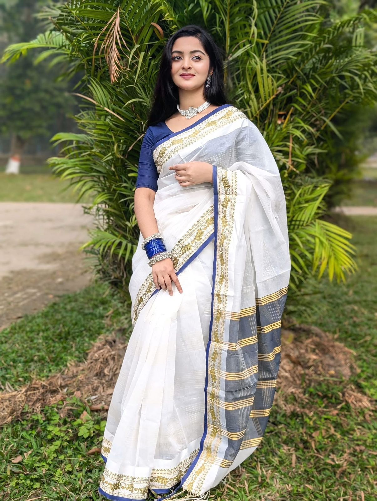 Handloom white golden par saree_img_4