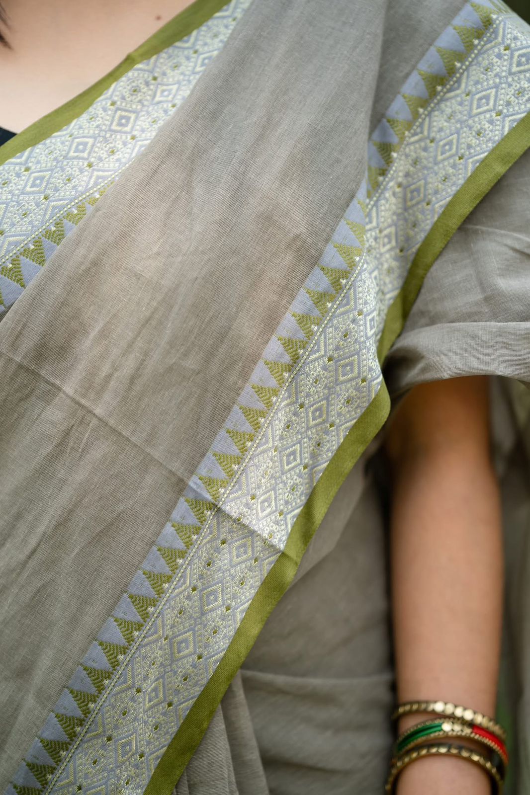 Handloom Ash colour saree_img_2