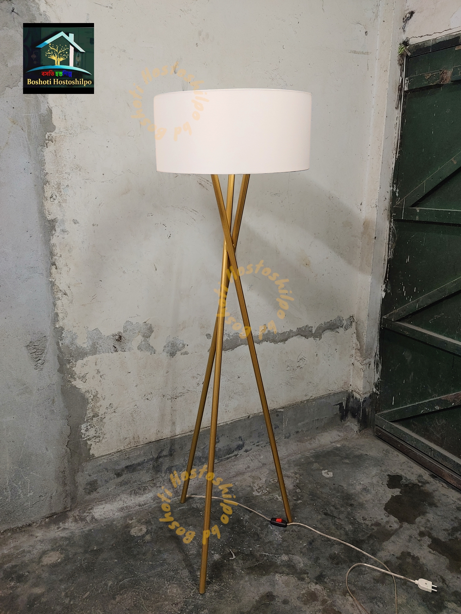 Iron Corner stand lamp._img_2