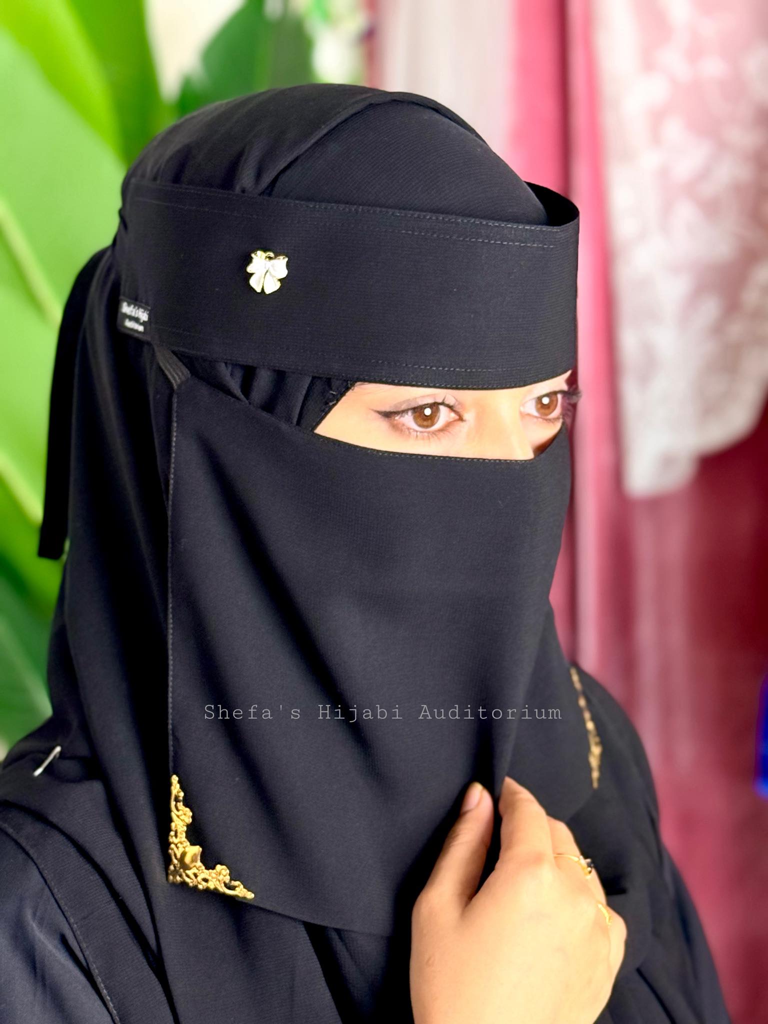 White Pokie Nikab_img_0