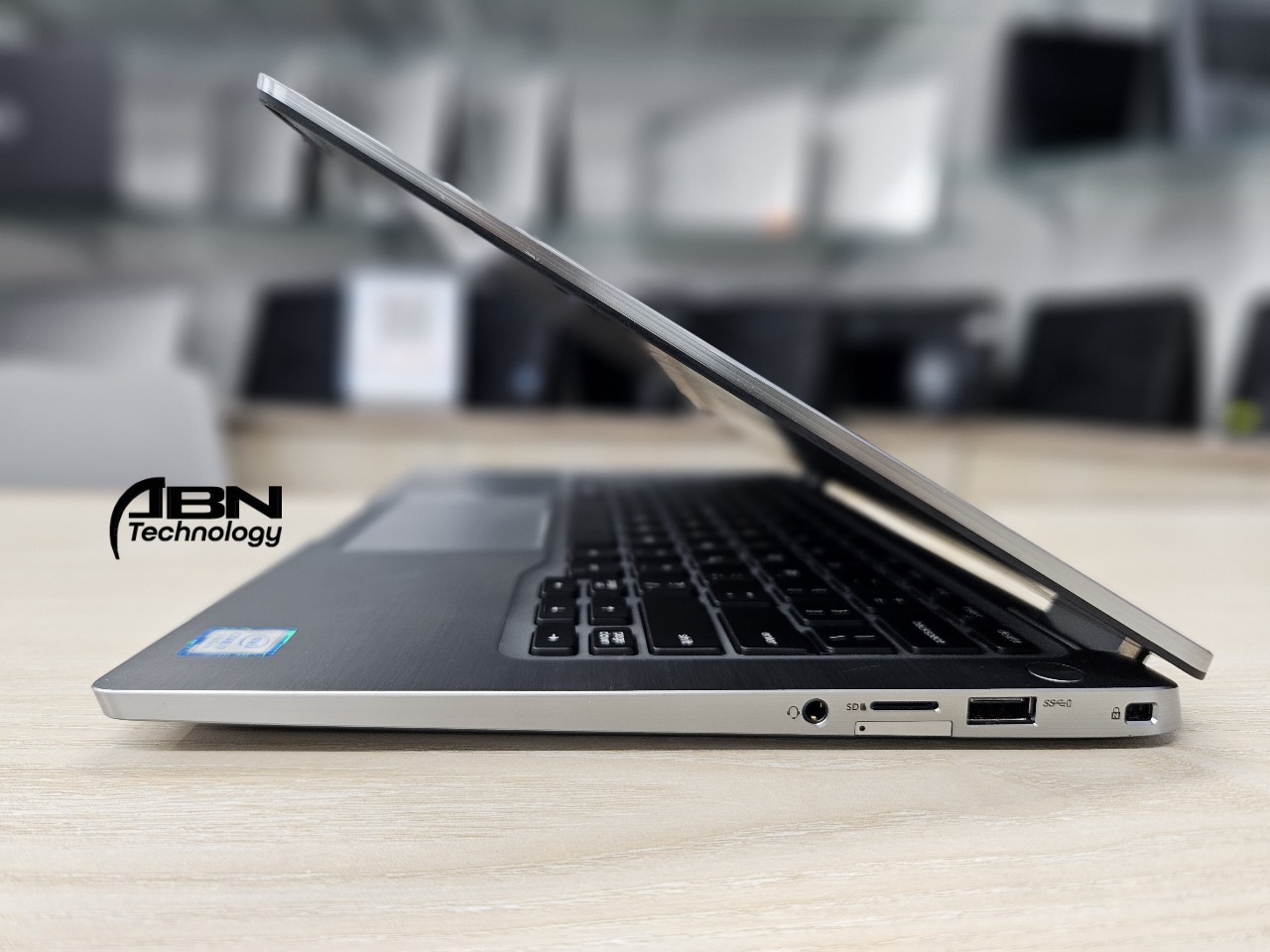 Dell Latitude 7410. Core i5, 10th Gen. 16GB RAM, 256GB SSD. 14.1" Display._img_2