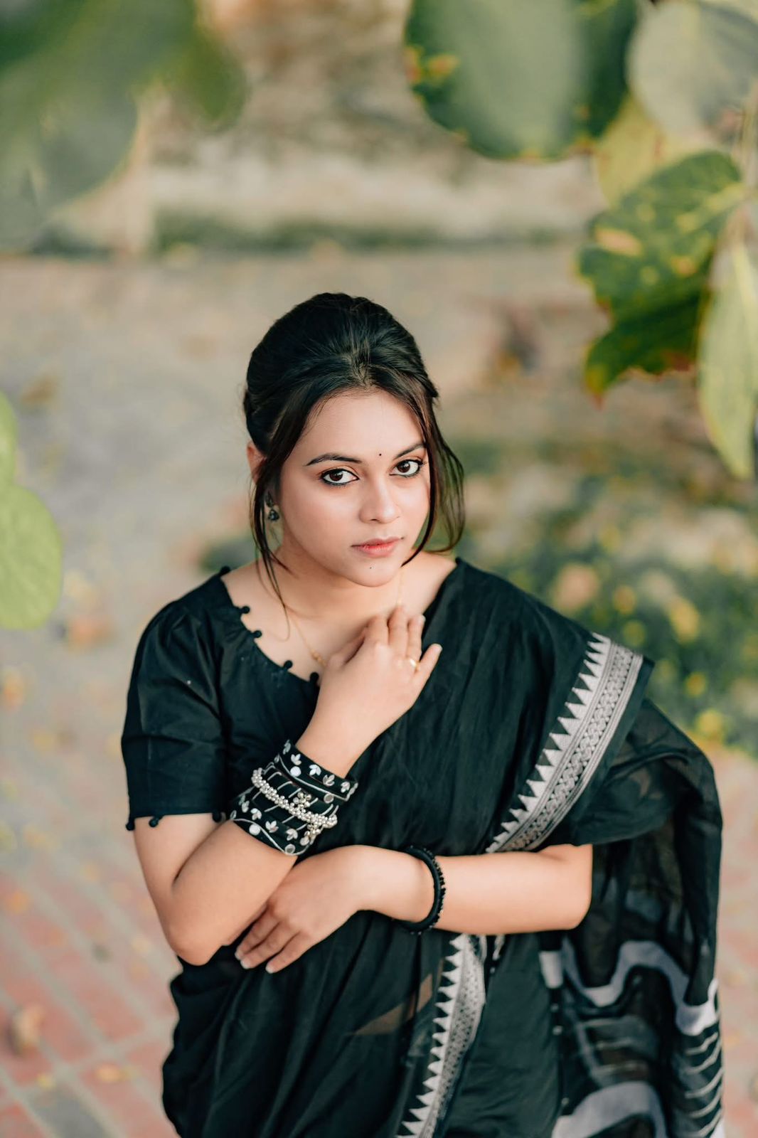 Handloom black white par saree_img_1