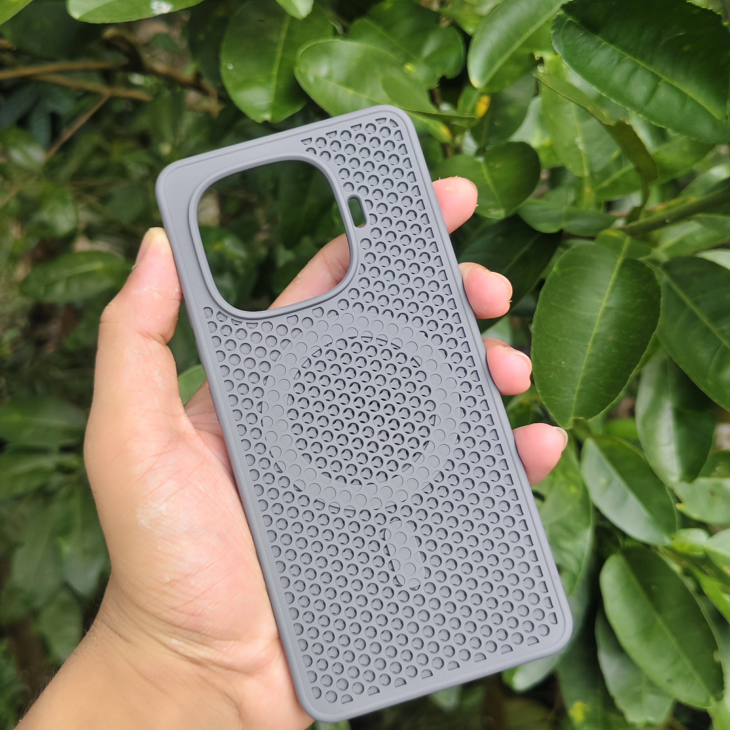 IQOO Z9Turbo Magnetic Cooling  Breathable  Protective Cover_img_6