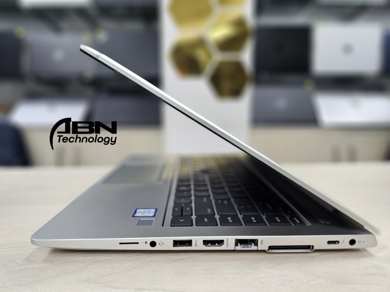 HP EliteBook 745 G6. Ryzen 5pro-3700u. 8GB RAM, 256GB SSD. 14.1" Display._img_3