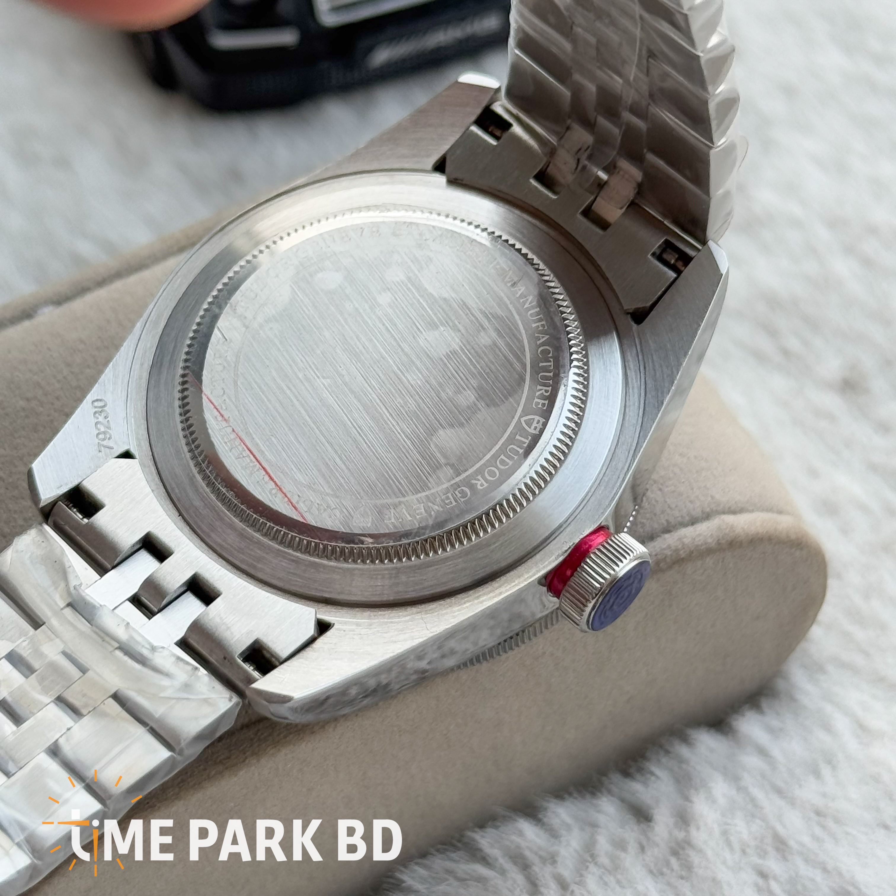 Tudor Cherry Red Euro Grade automatic movement_img_1