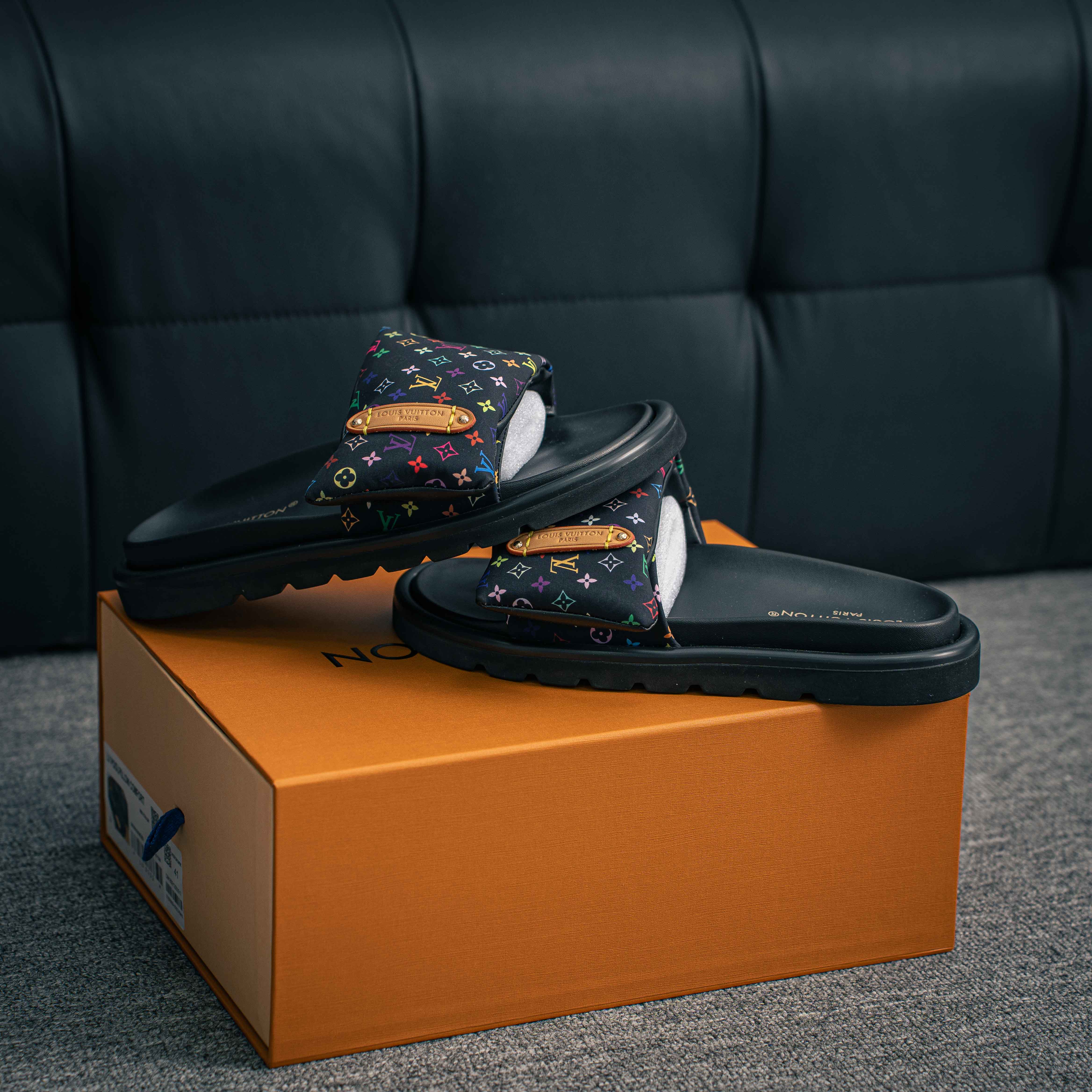 Louis Vuitton mules (1:1)_img_1