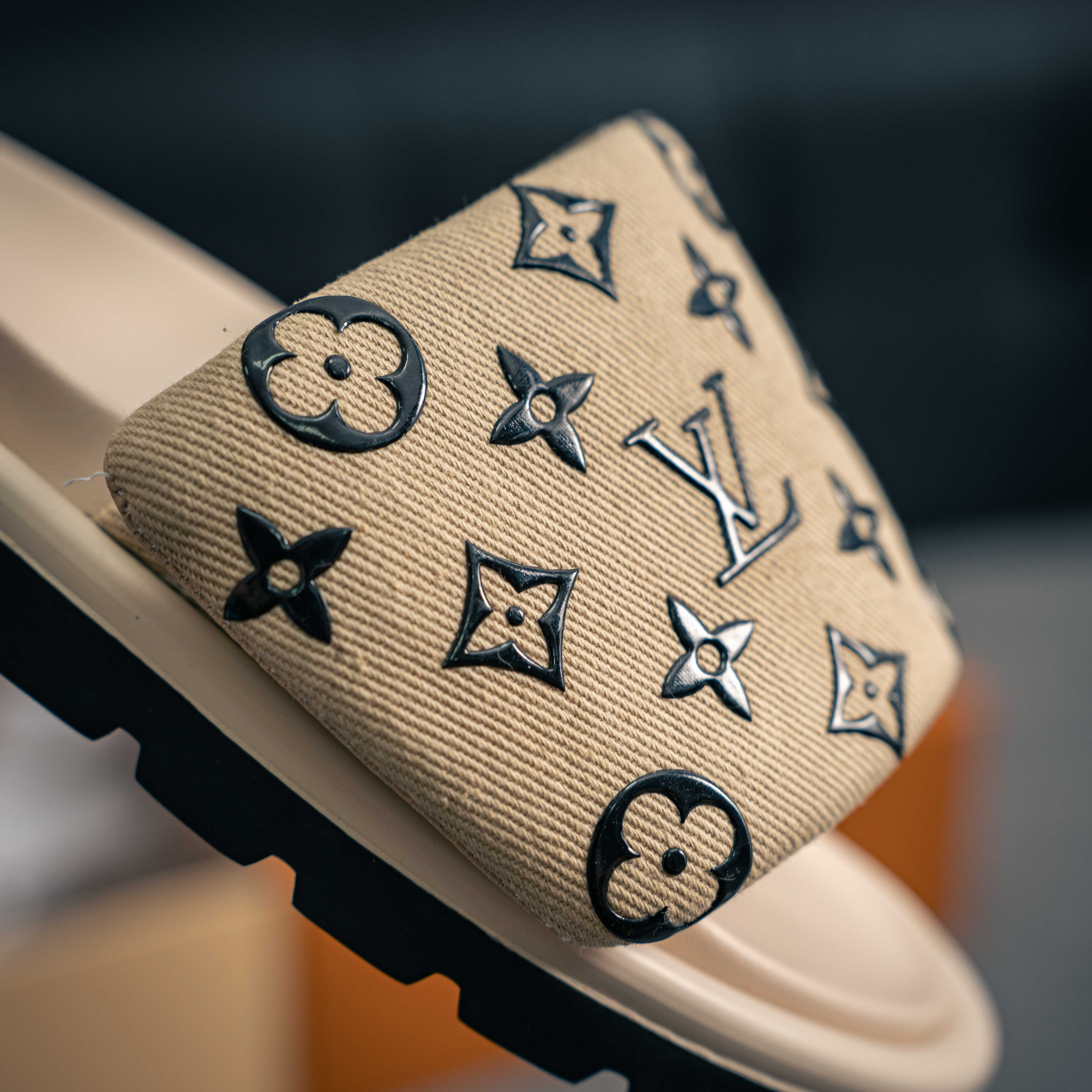 Louis Vuitton Miami Mule (1:1)_img_2