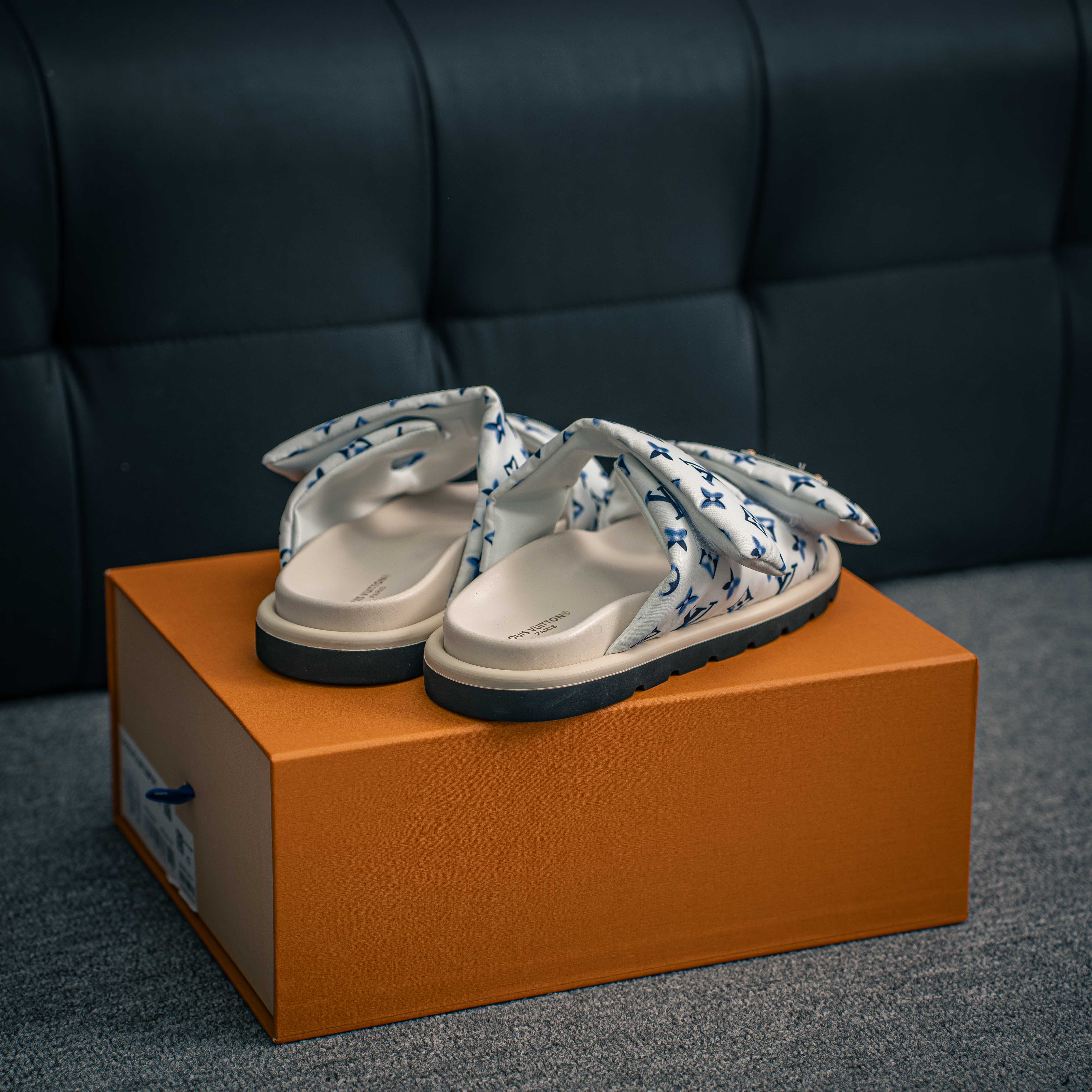 Louis Vuitton Pool Pillow Flat Mule (1:1)_img_4