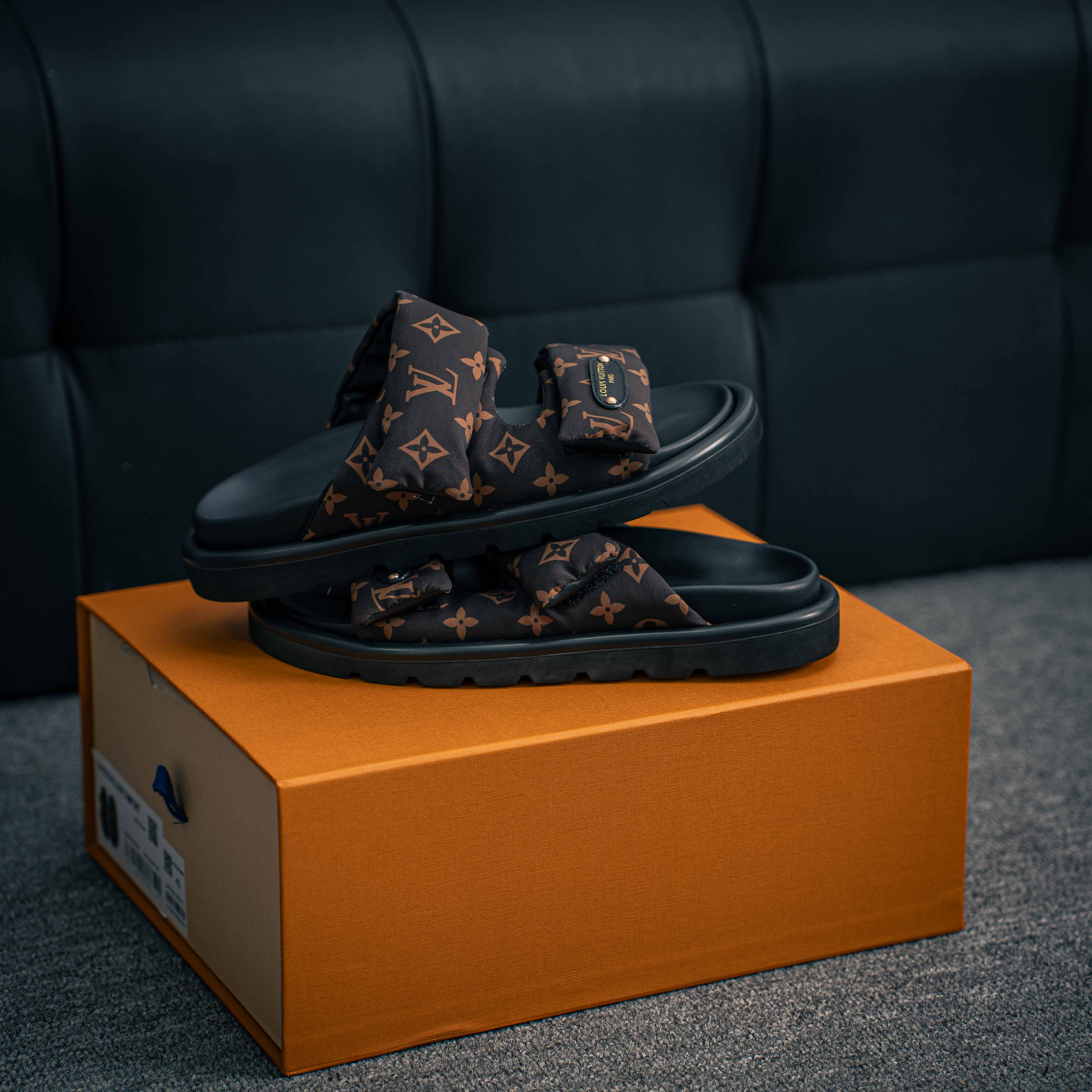 Louis Vuitton Pool Pillow Flat Mule (1:1)_img_1