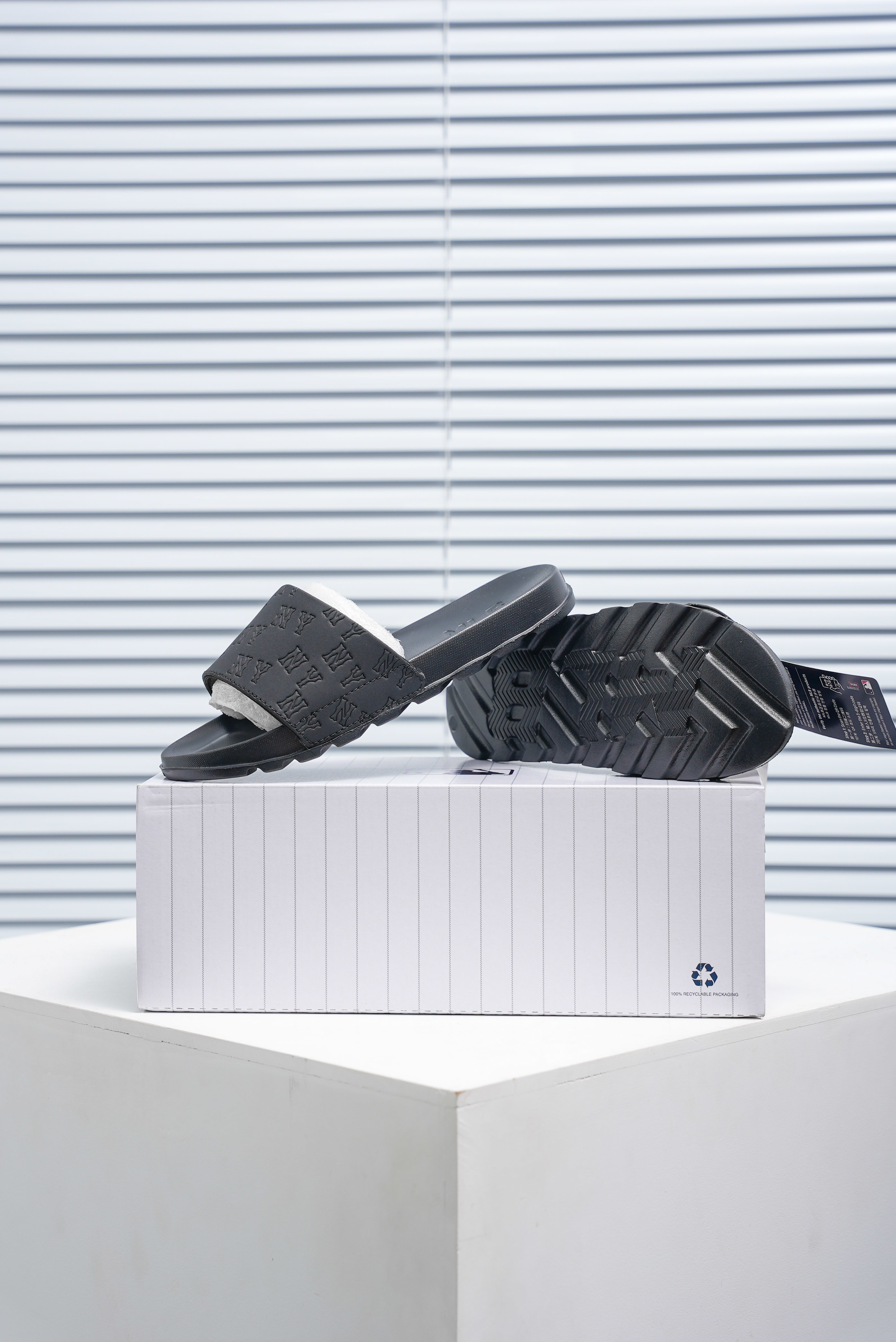 MLB Mounder Monogram Slide (1:1)_img_0