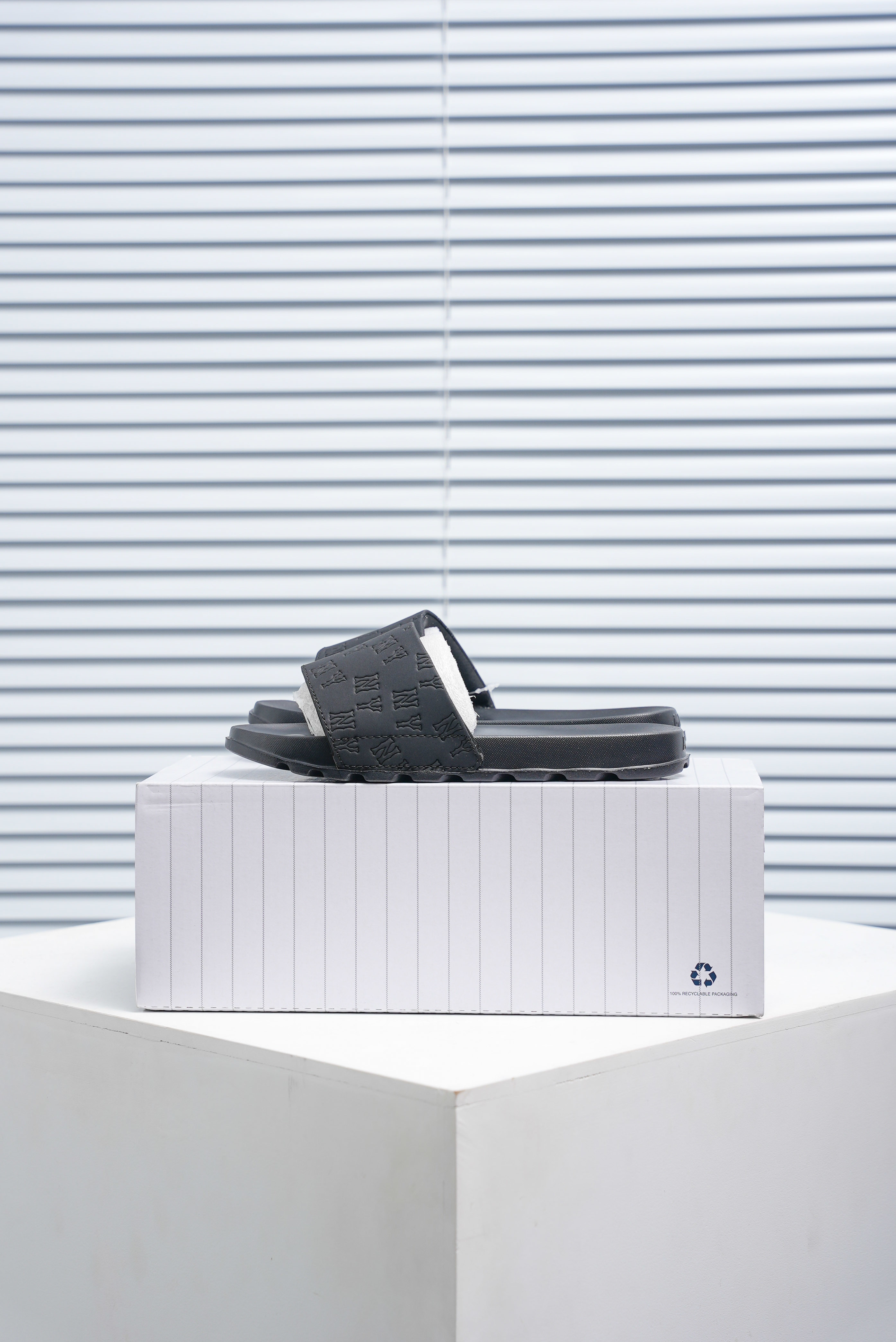 MLB Mounder Monogram Slide (1:1)_img_3