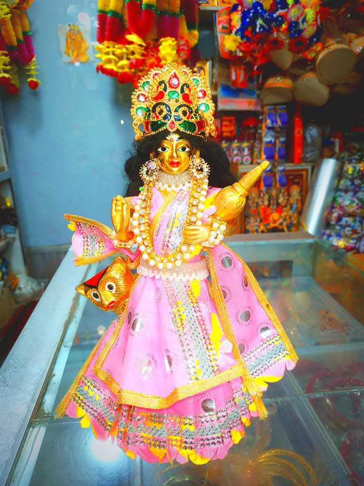 পিতলের লক্ষ্মী ৮ ইঞ্চি - Image 1