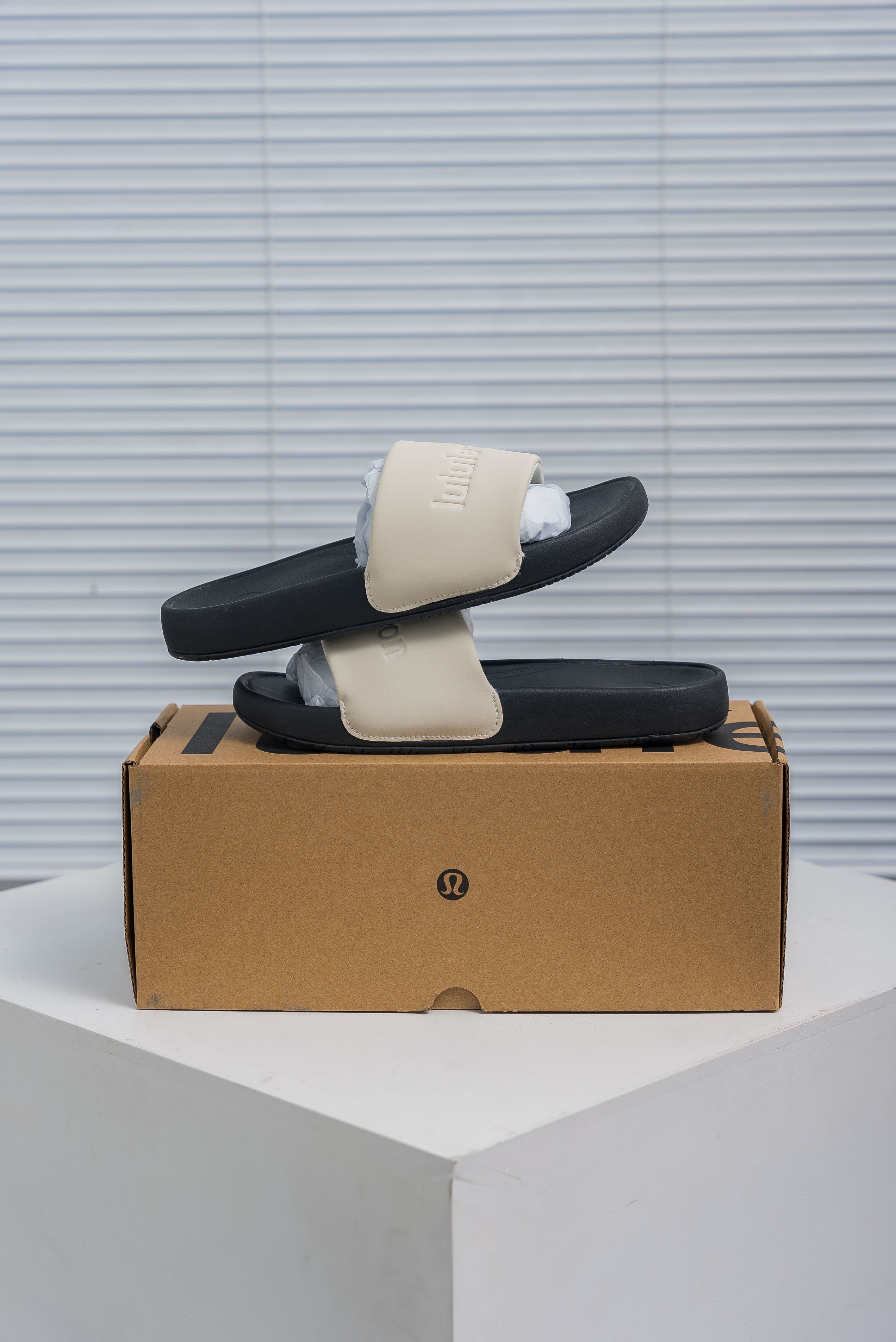 Lululemon Restfeel Slides (1:1)_img_1