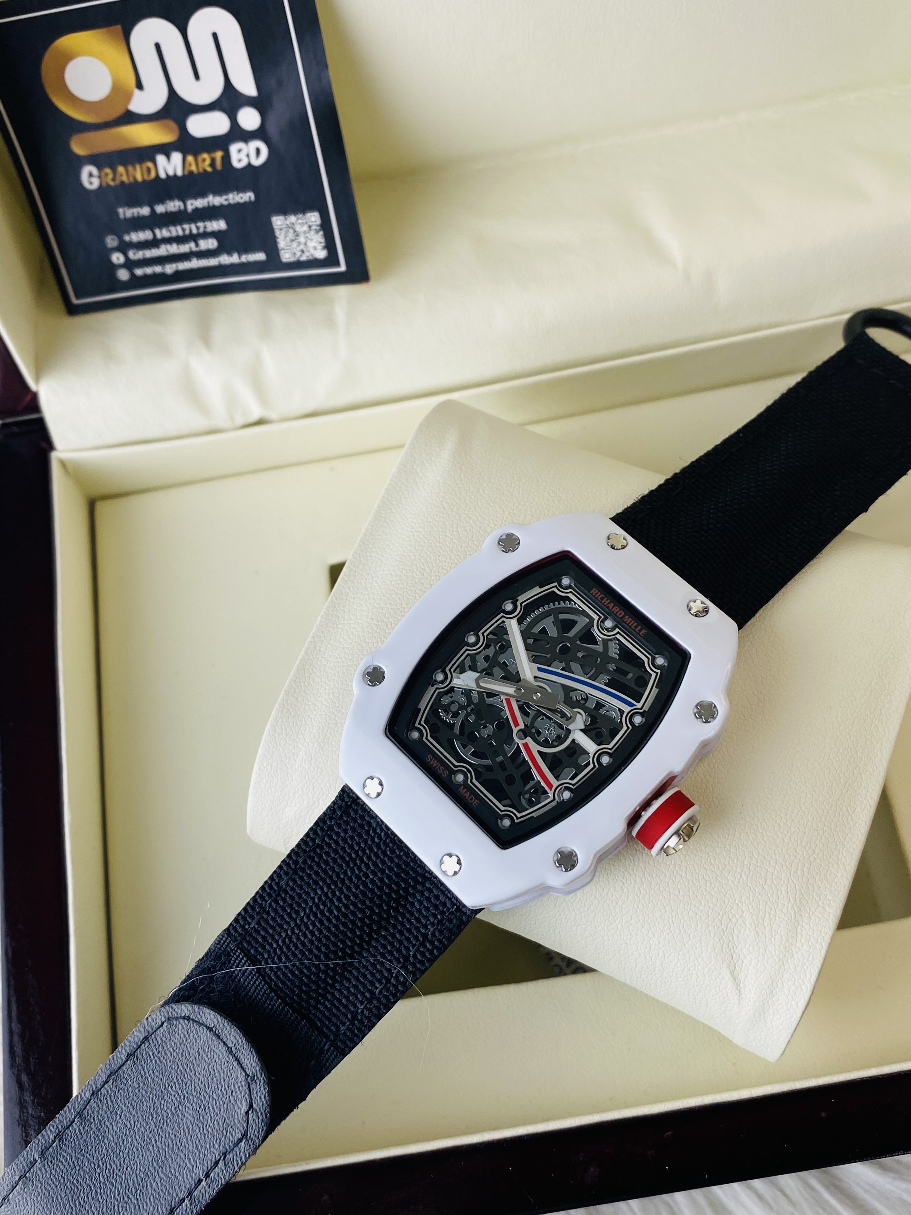 RM 67-02 White black_img_1