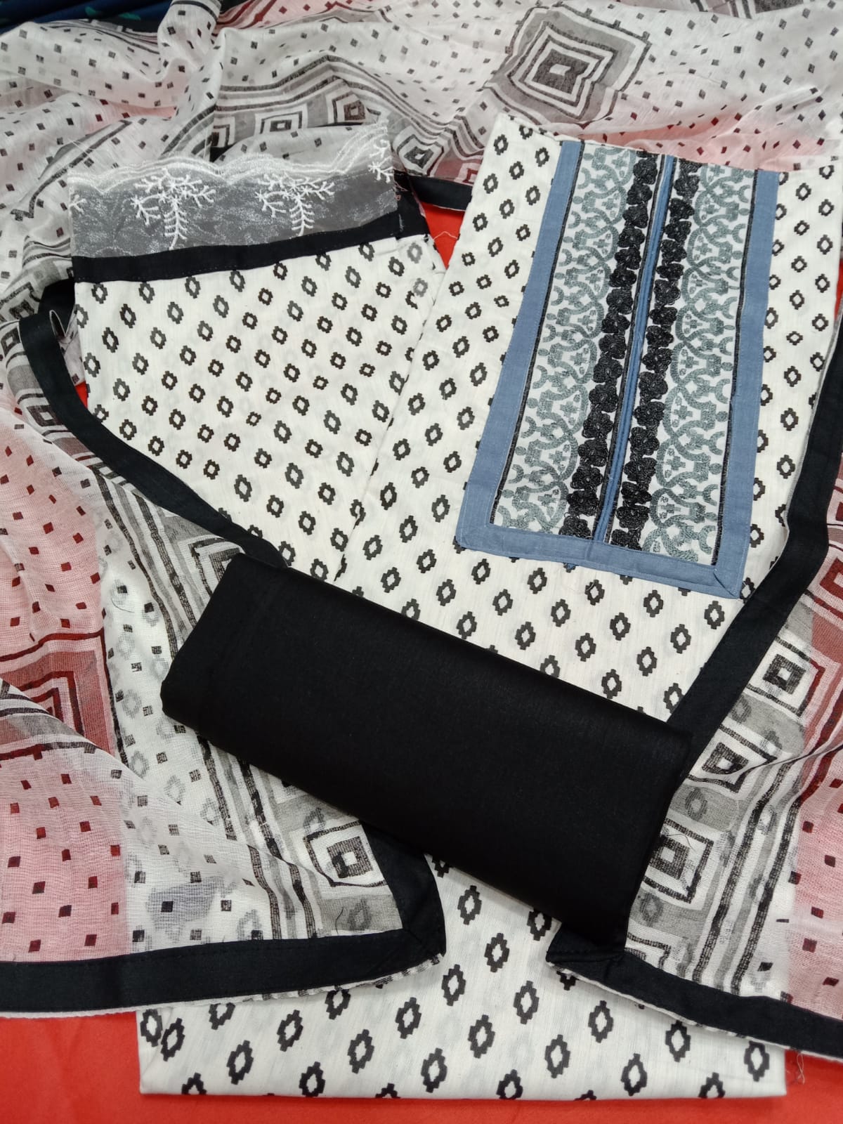 Boutiques Three Piece_img_0