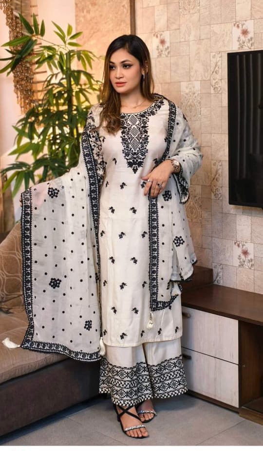 Unstitched Three Piece_img_0