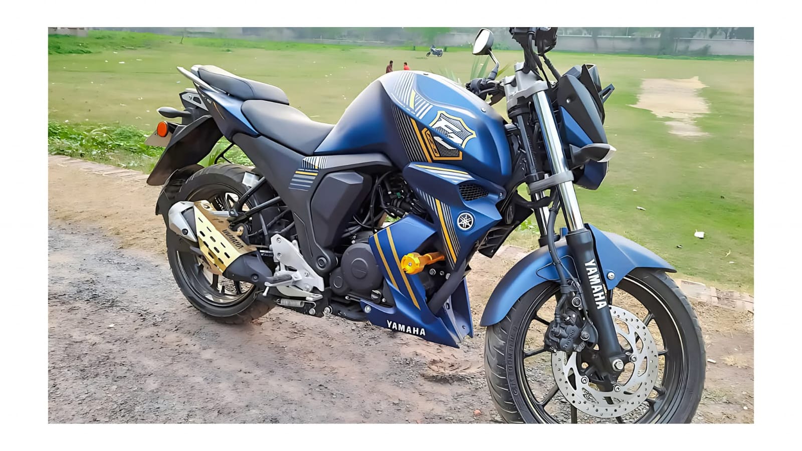 Engine Guard Yamaha FZS V2 Armada Blue bike with Clam_img_1