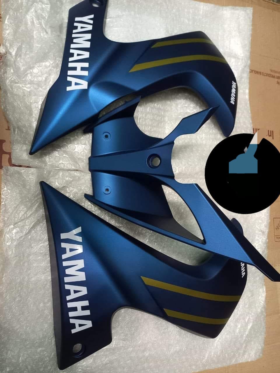 Engine Guard Yamaha FZS V2 Armada Blue bike with Clam_img_0