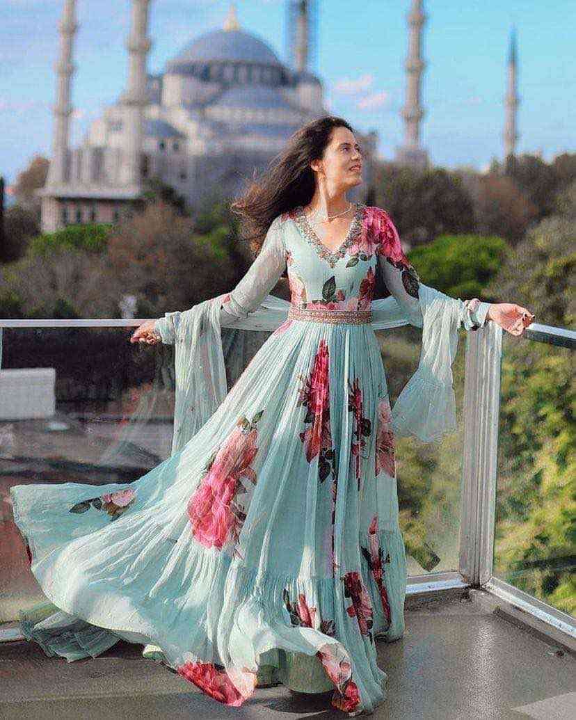 Diamonded print gown dress three pieces💯_img_1