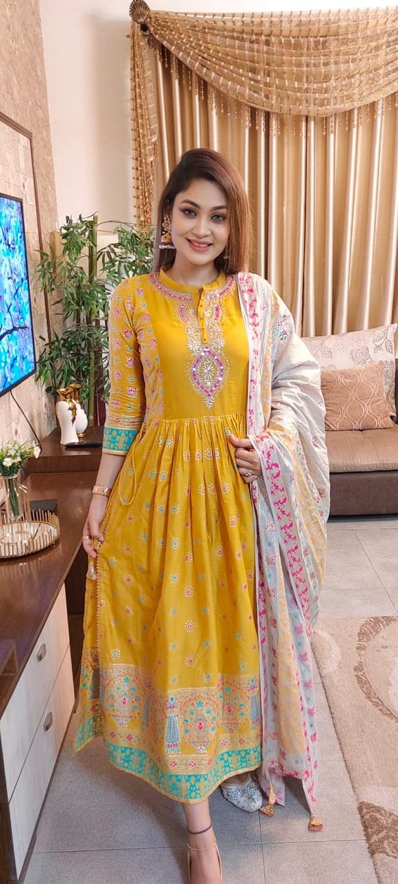 Naira Cut Three Piece_img_0