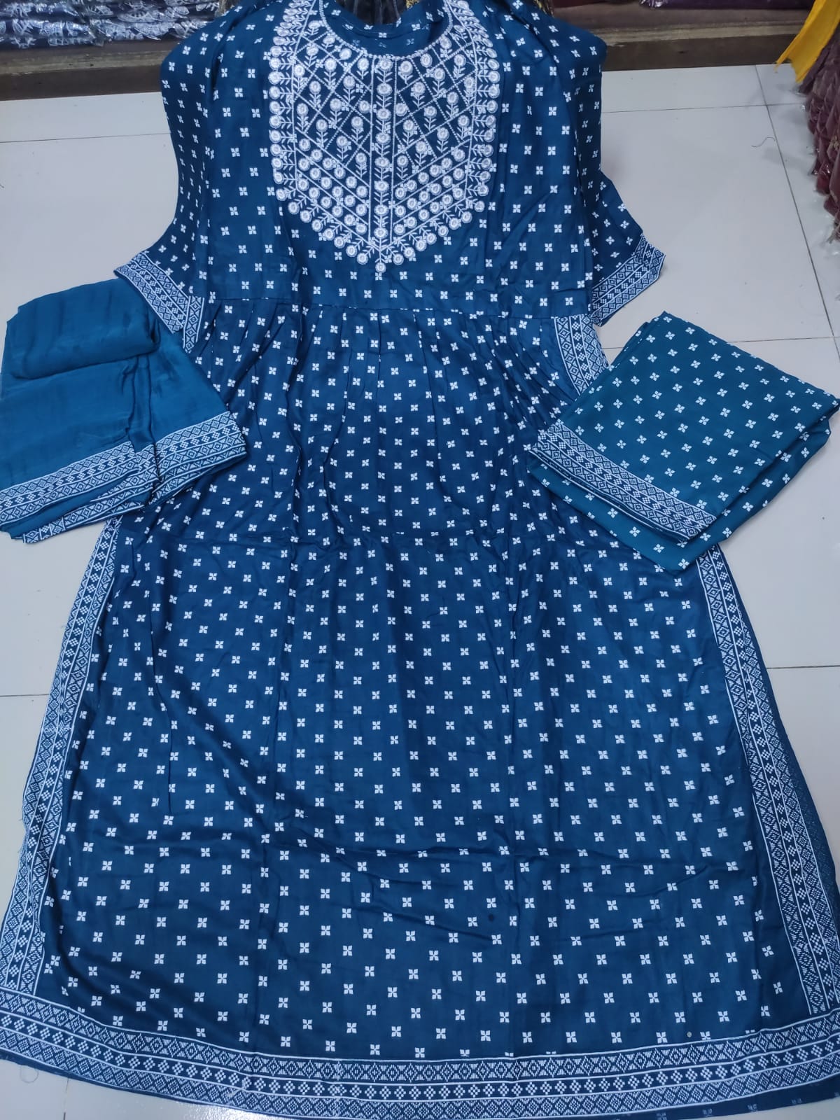 Nayra Cut Three Piece_img_0