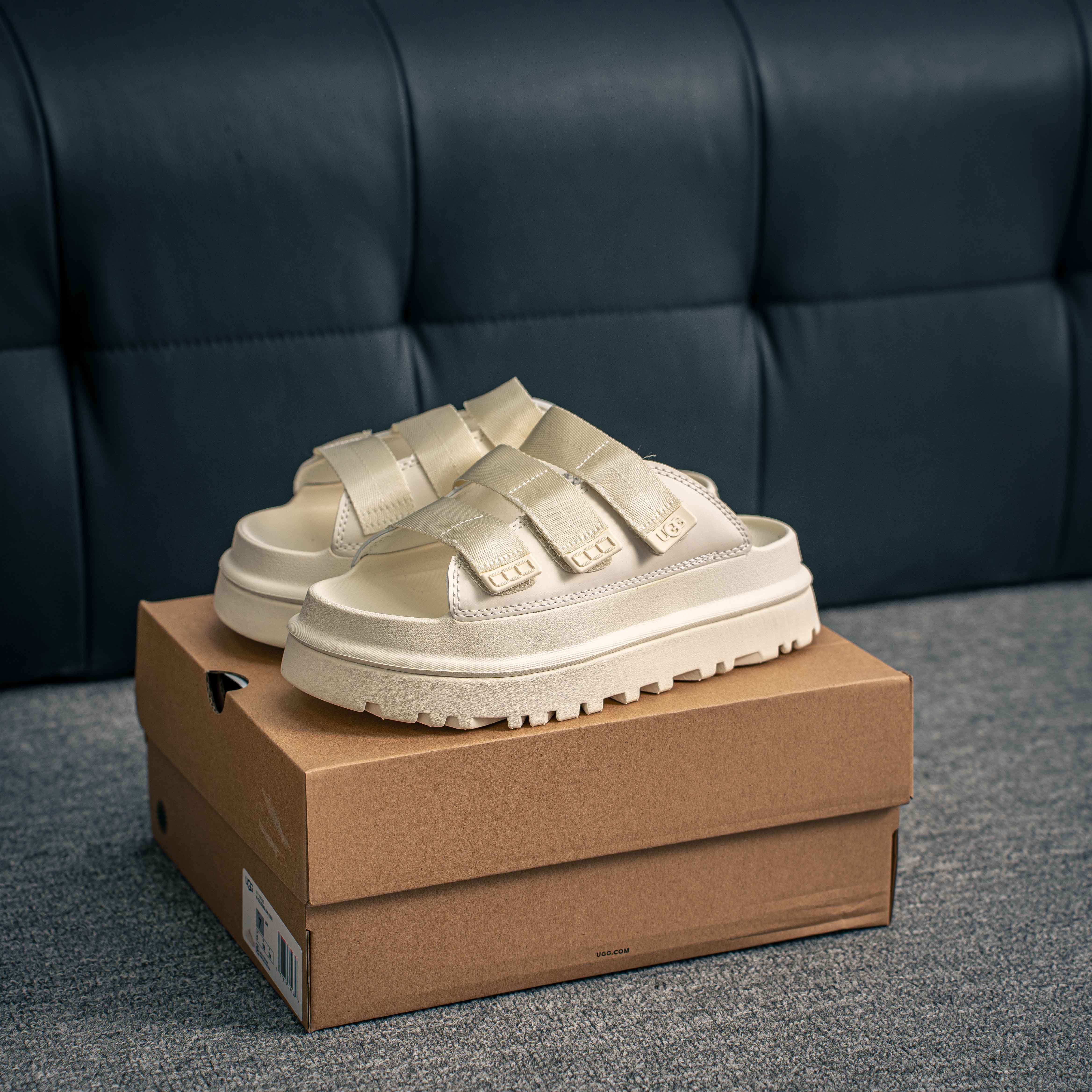 UGG GoldenGlow Slide,_img_3