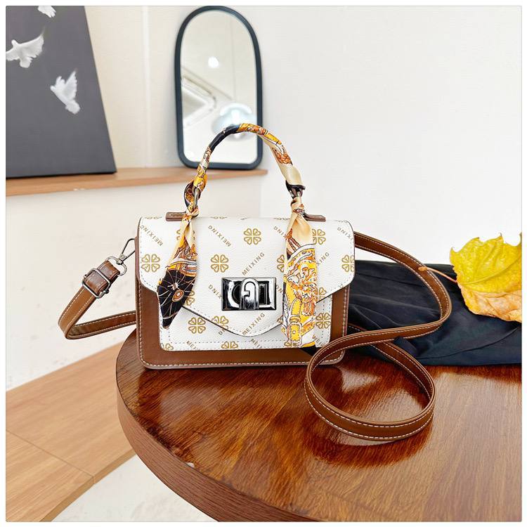 Trendy Fashionable Premium Quality Party Bag (CHINA)_img_0