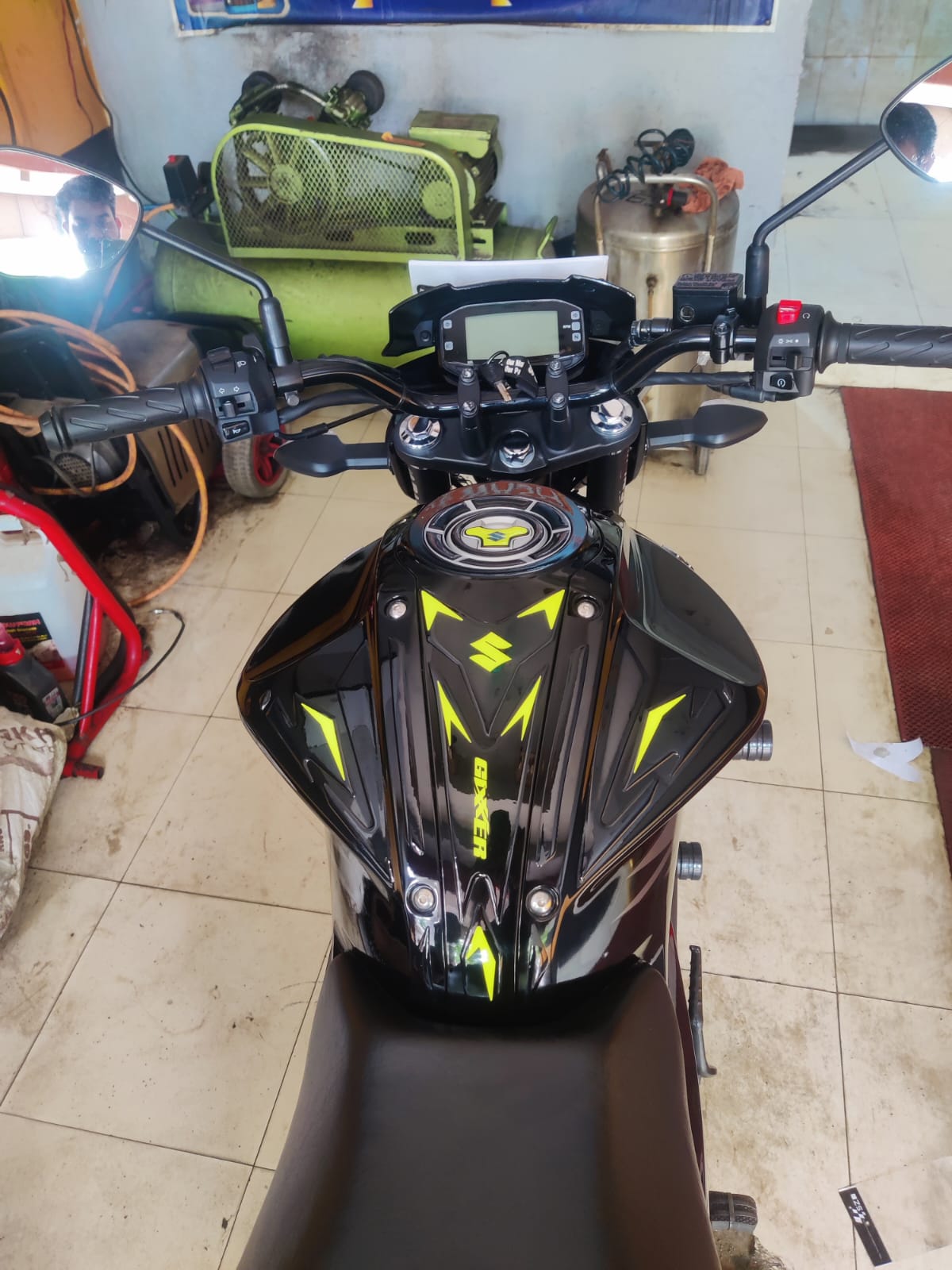 Gixxer Monotone Glossy Black Neon ( Premium Tank Pad 018)_img_0