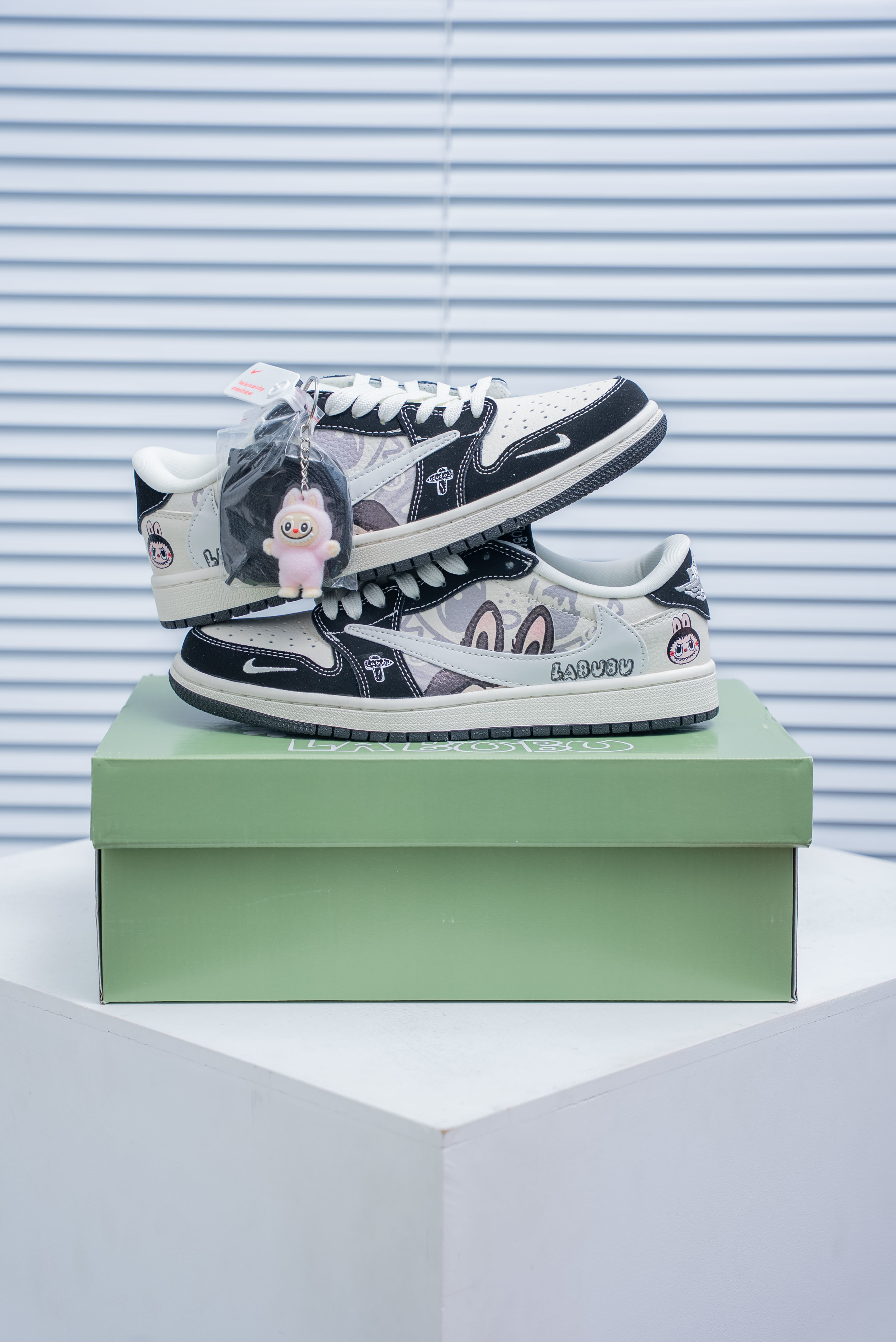 Nike Air Jordan 1 Low Labubu (1:1)_img_1