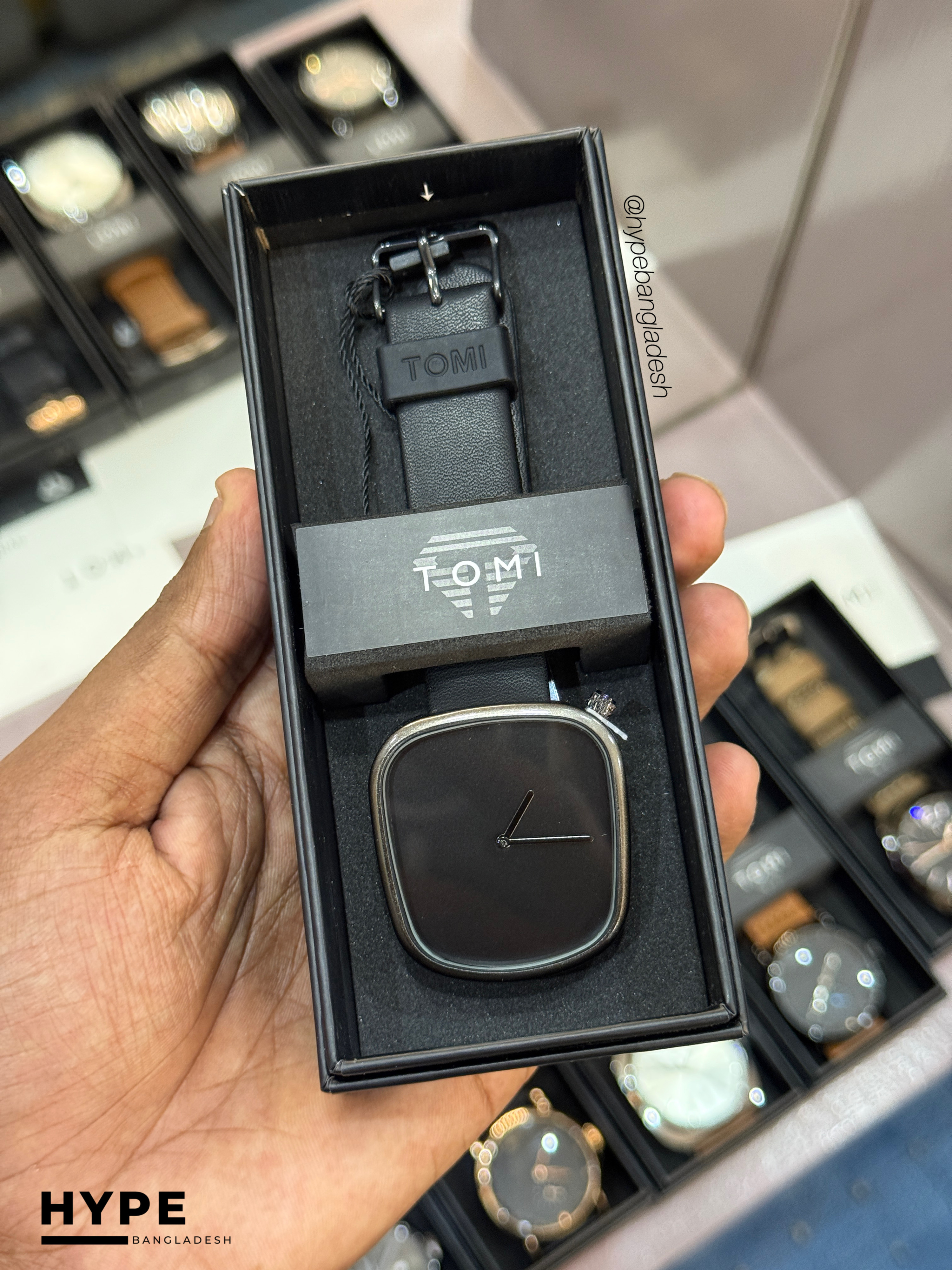 TOMI T-077 Unisex Leather Belt Casual Quartz Wrist Watch (Black)_img_3