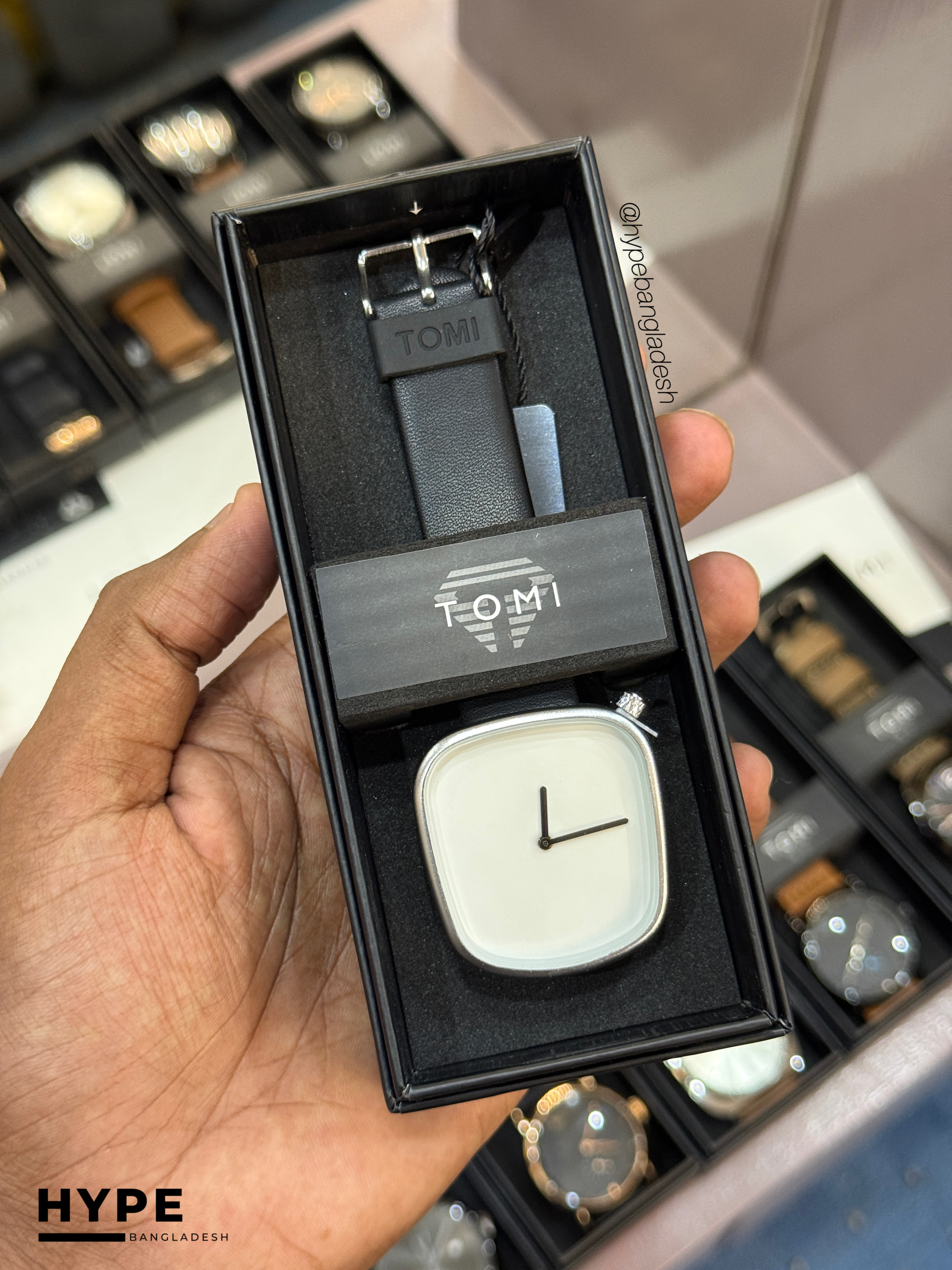 TOMI T-077 Unisex Leather Belt Casual Quartz Wrist Watch (White)_img_1