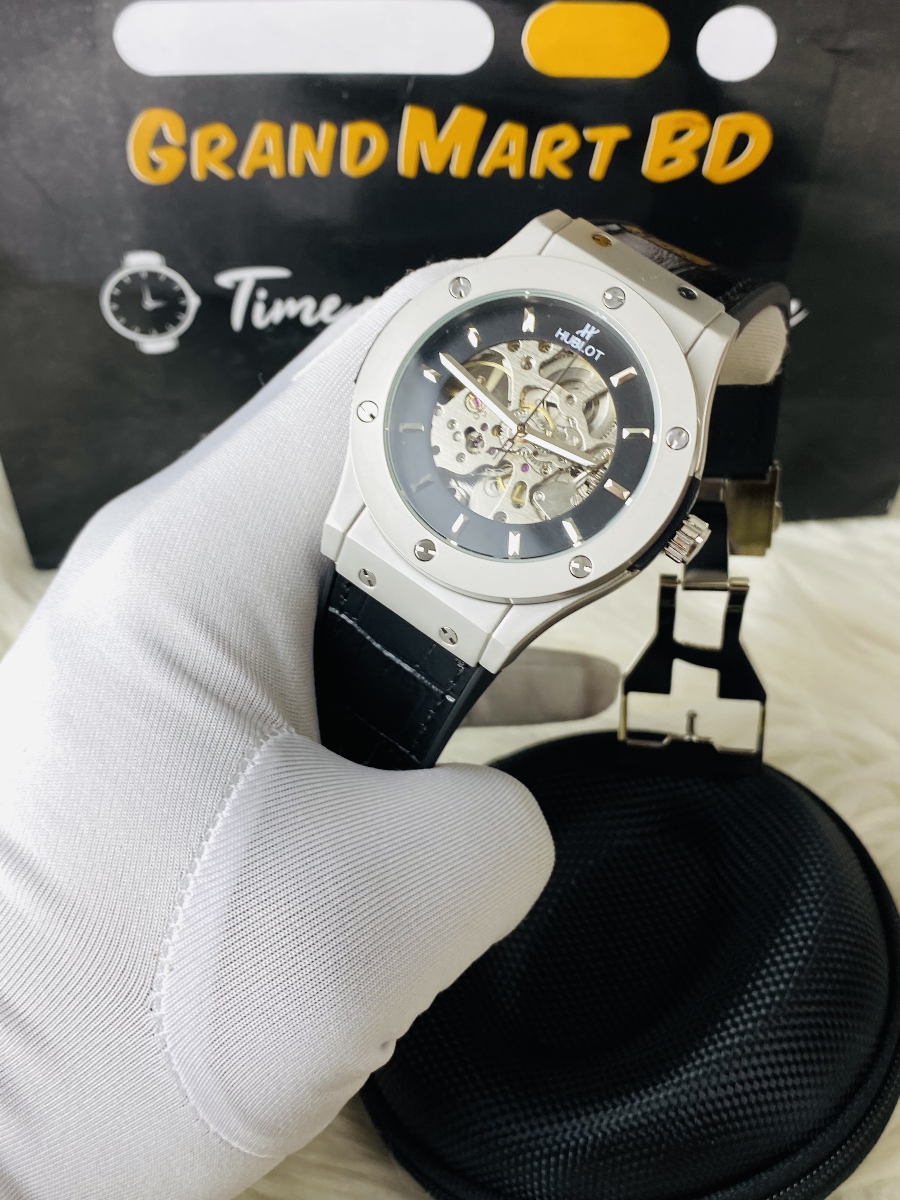 Hublot Skeleton Classic Fusion automatic watch