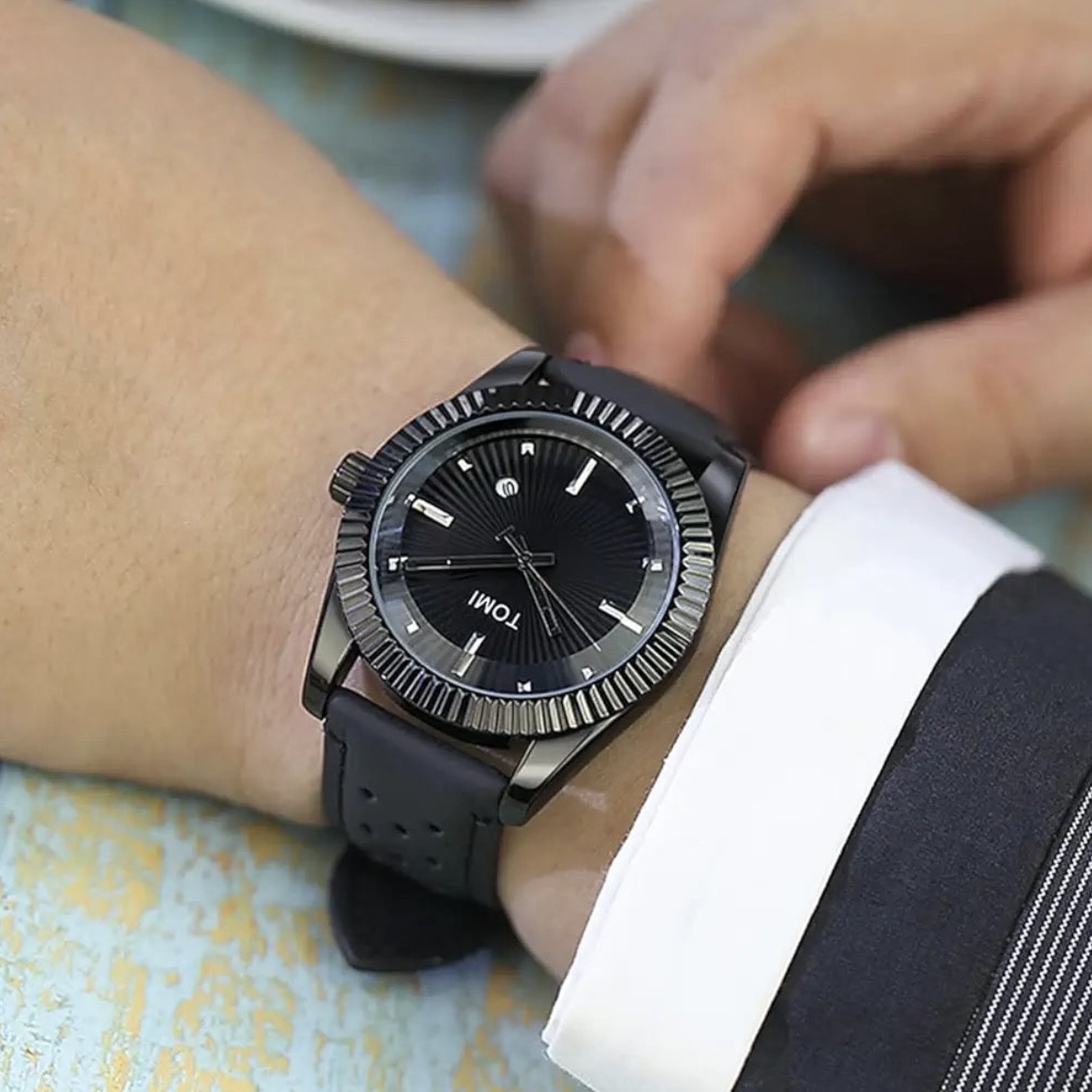 TOMI T-098 Men's Quartz Leather Belt Watch With Date_img_2