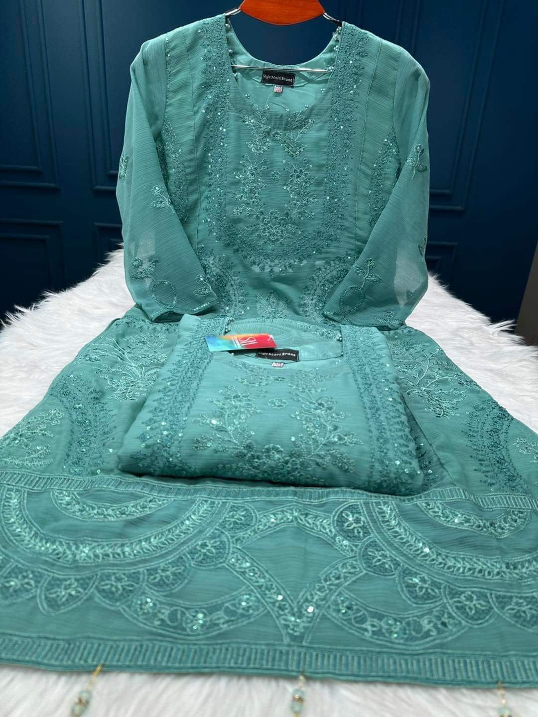 Party Dress Four Piece White Gold_img_0