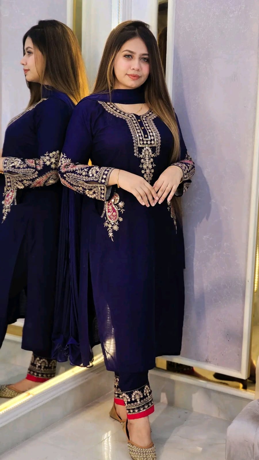 Sequence Embroidery Three Piece_img_0