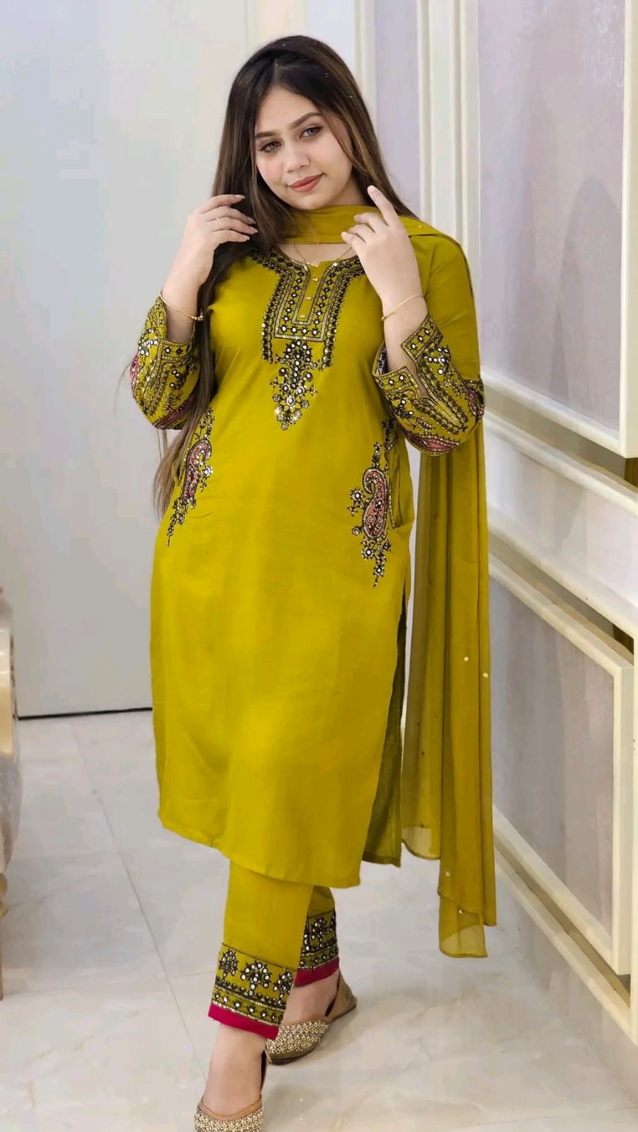 Sequence Embroidery Three Piece_img_0