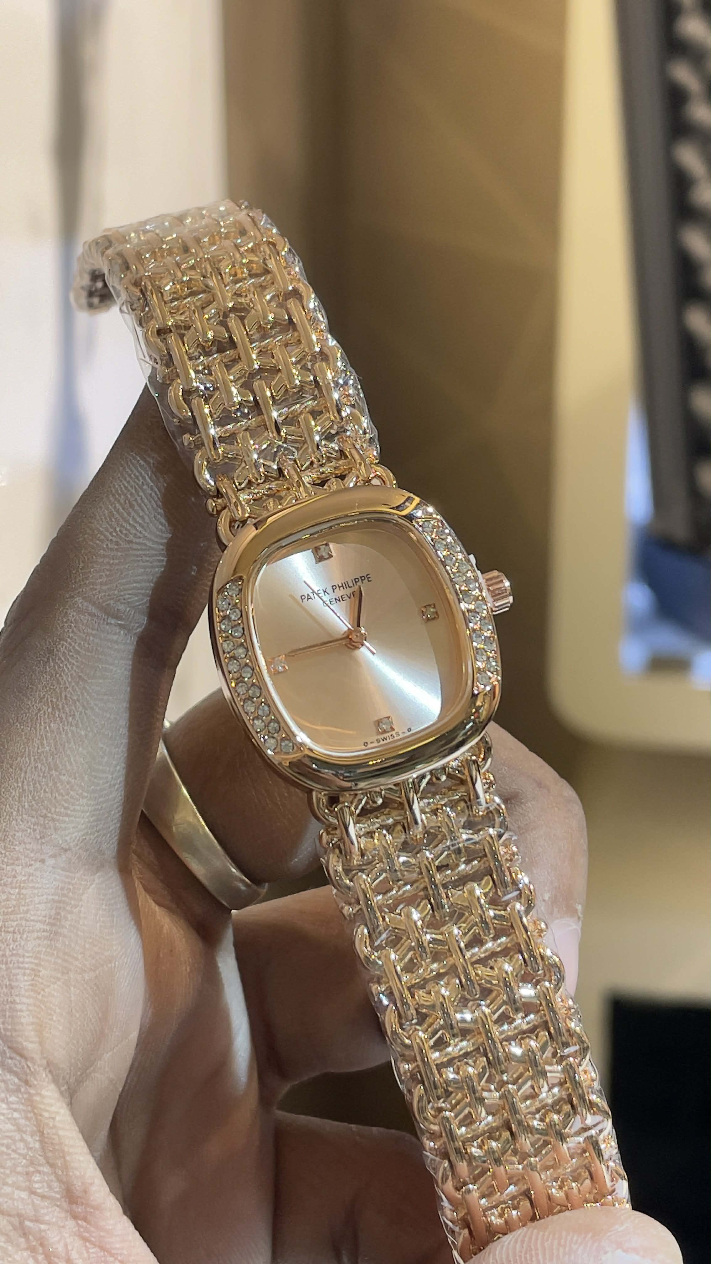 Patek Philippe Ellipse Women's Roségold Crystal set Champagne Dial