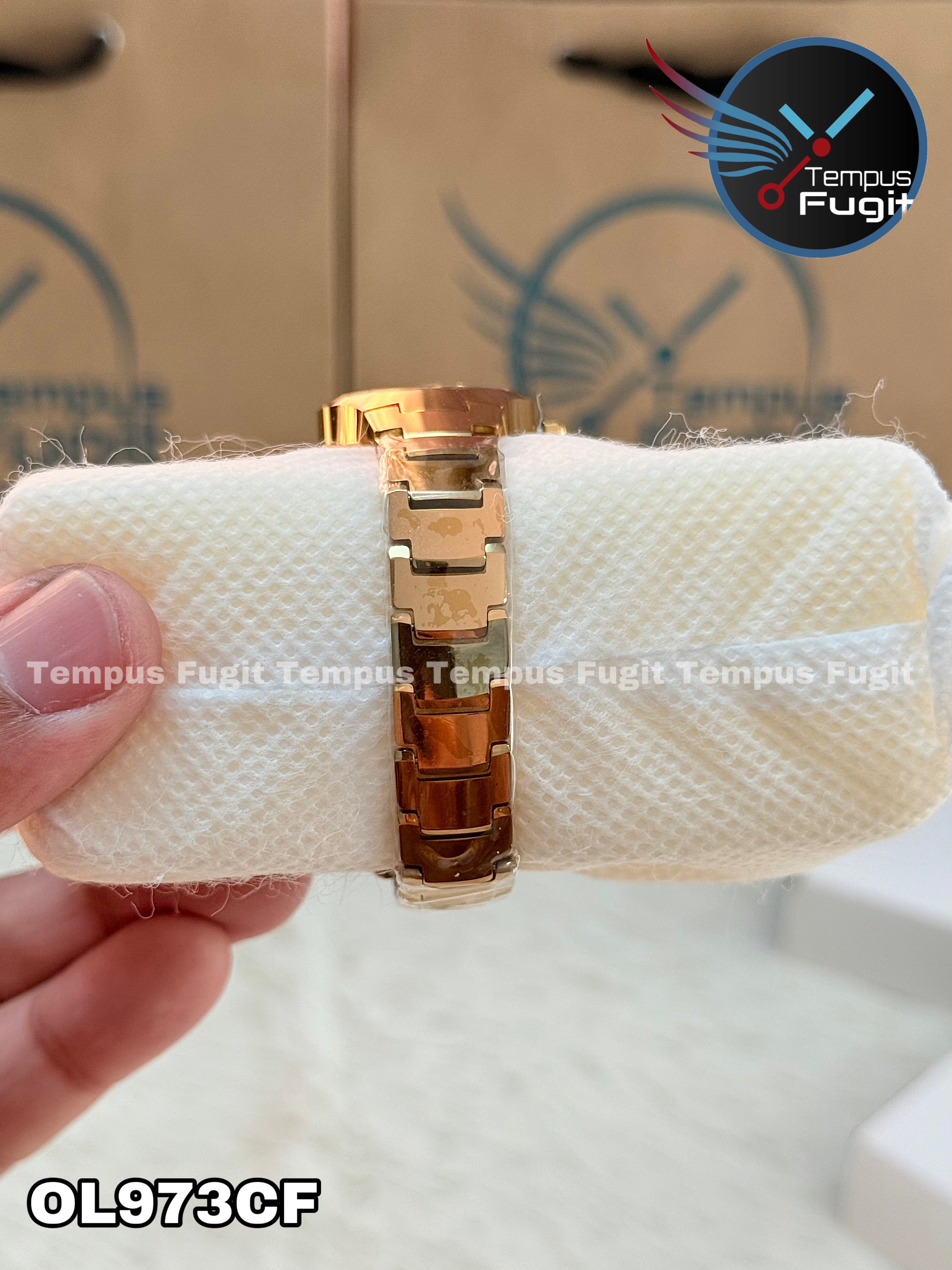 OLEVS 8697 Ladies Chain Watch- Golden Dial- Golden Bezel- Golden Chain- TF Code OL973CF_img_10