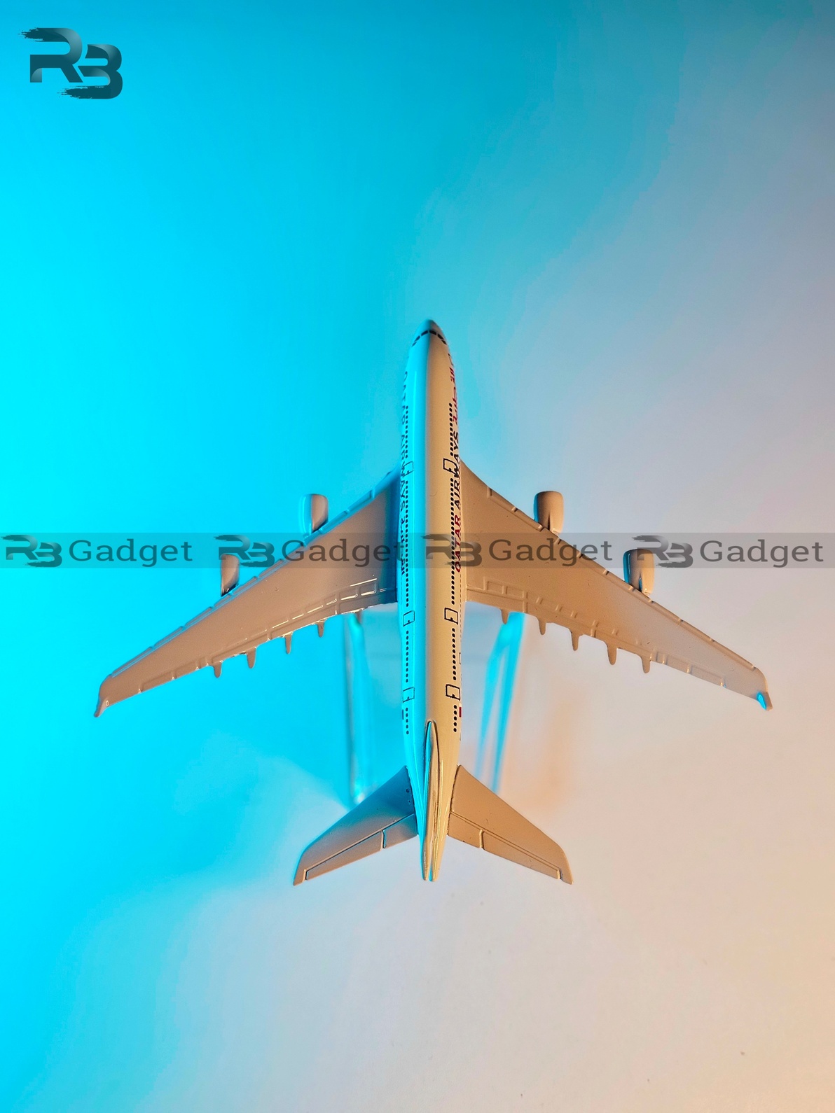 Qatar Airways A380 Metal Aircraft -16cm_img_4